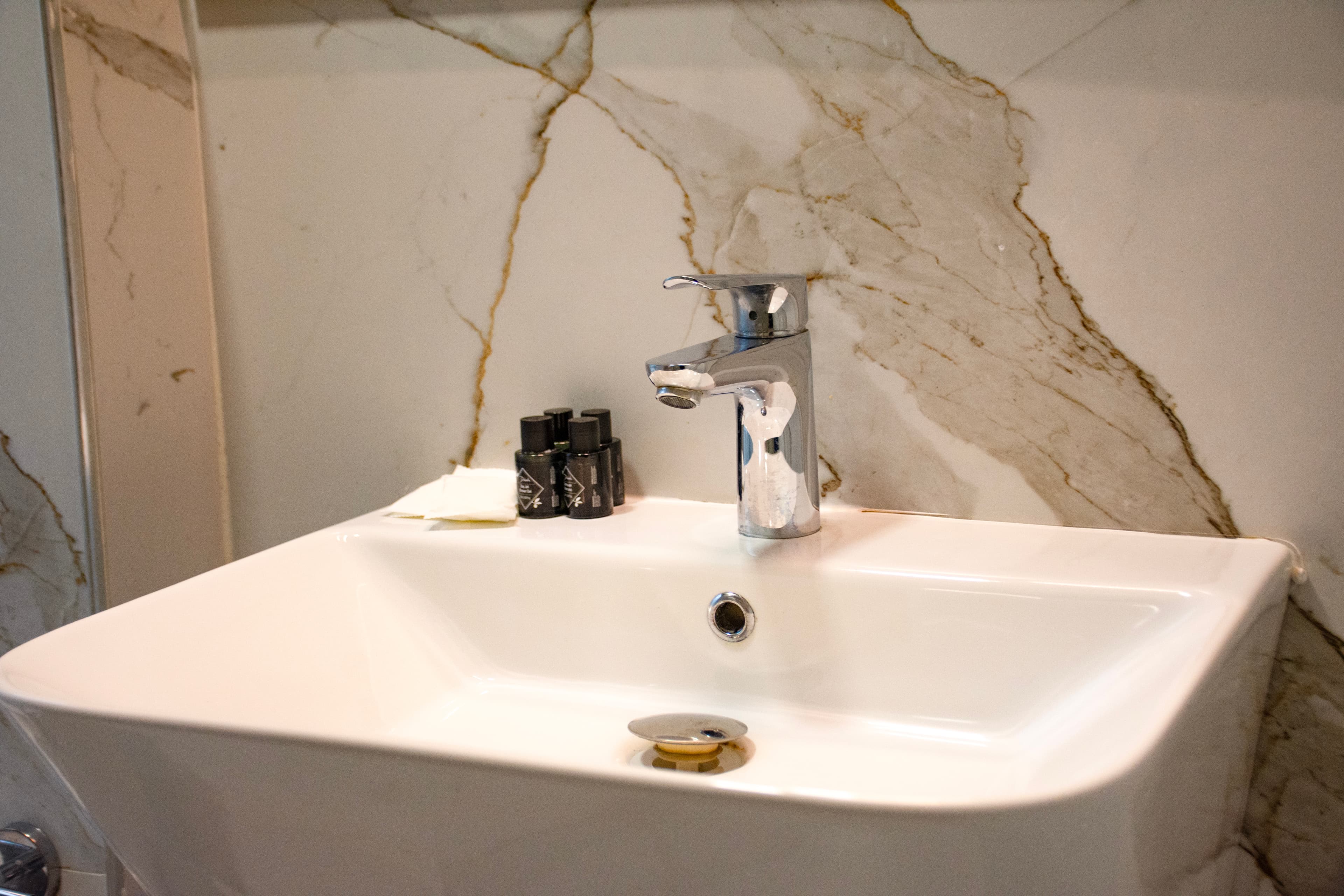 Modern  Studio with balcony in Beyoğlu , furnished apartment in Beyoğlu, Istanbul — image 14
