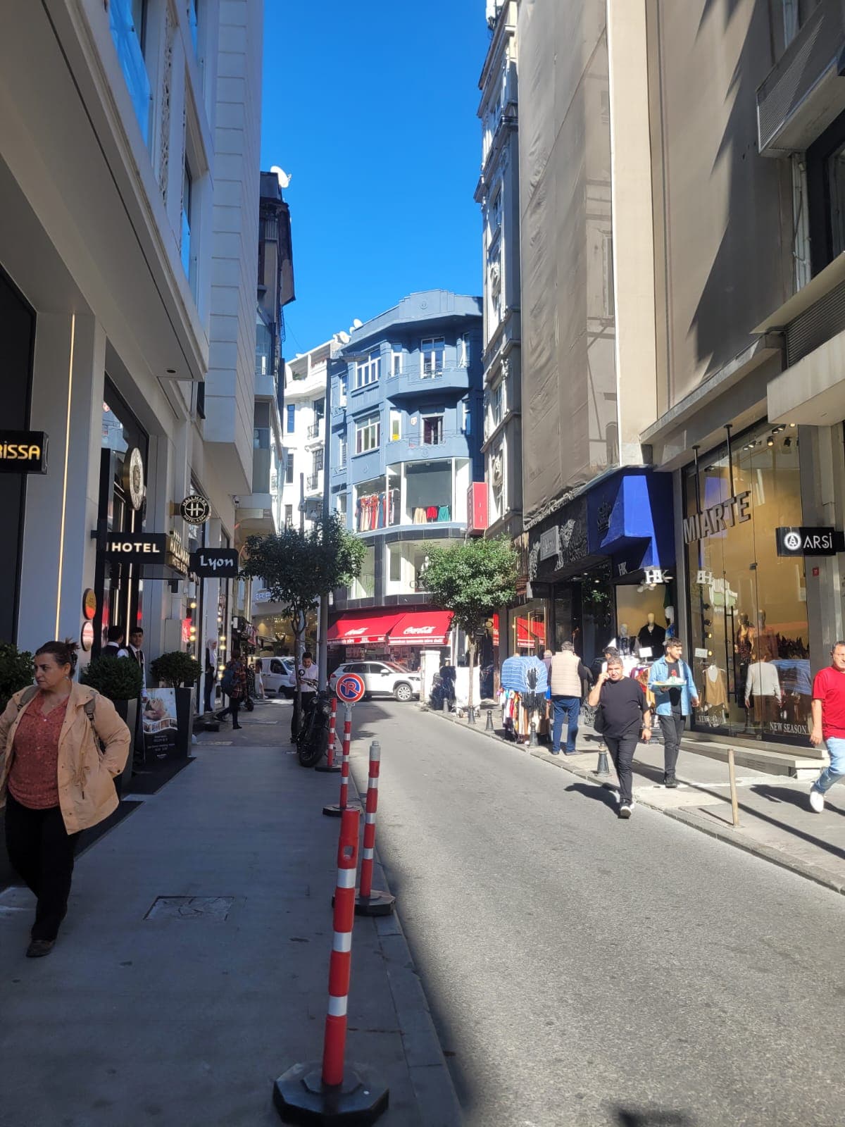 4min to Osmanbey 2 BR apart,4th floor with balcony, furnished apartment in Şişli, Istanbul — image 24