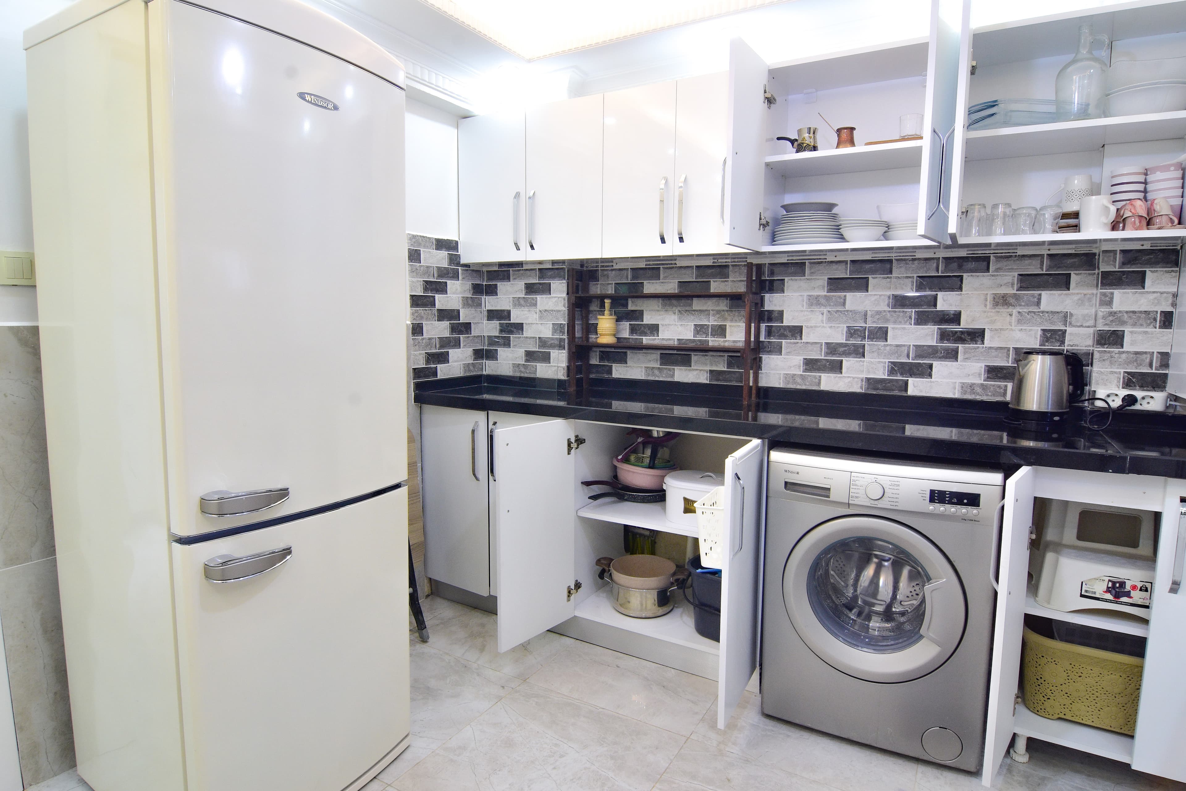 Bright 2BR Home with outdoor garden and  BBQ , furnished apartment in Beylikdüzü, Istanbul — image 16