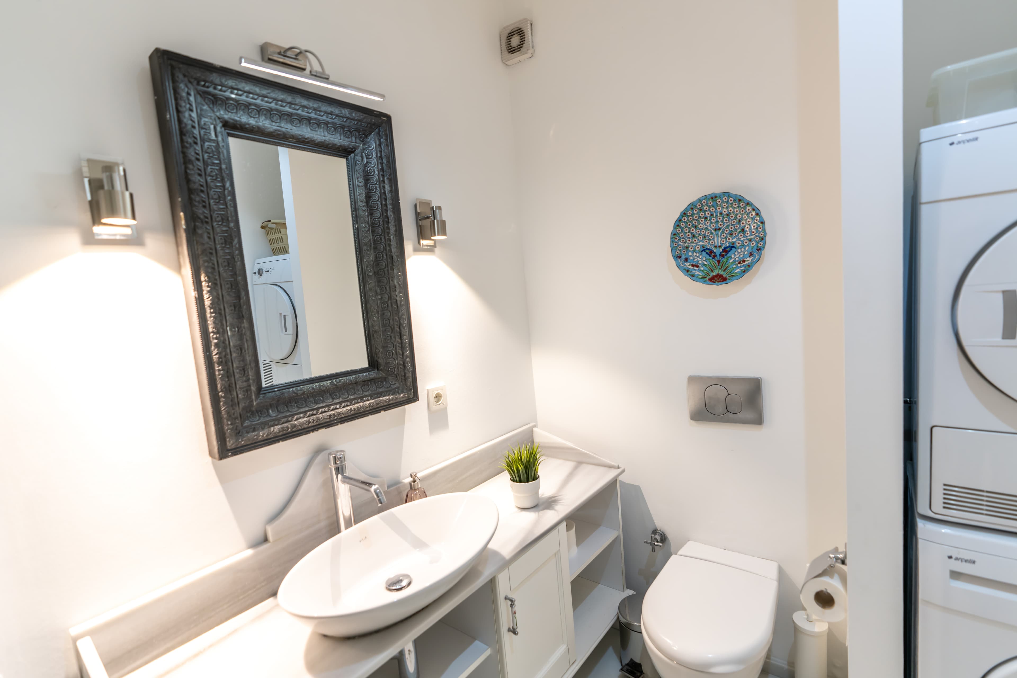 Cozy 1-Bdr Apartment in Cihangir Neighborhood, furnished apartment in Beyoğlu, Istanbul — image 21
