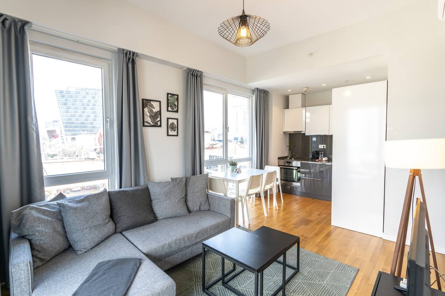 Near Airport Metro 1-Bdr Apt  Wi-Fi/Pool/Gym, furnished apartment in Kağıthane, Istanbul — image 3