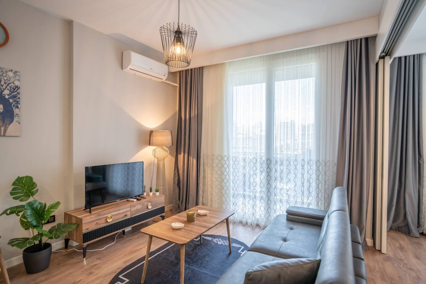 Stylish City Getaway - Immerse Yourself in Luxury, furnished apartment in Bağcılar, Istanbul — image 2