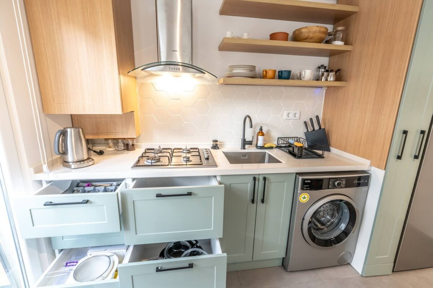Charming City Apt - near Axis Mall, furnished apartment in Kağıthane, Istanbul — image 14