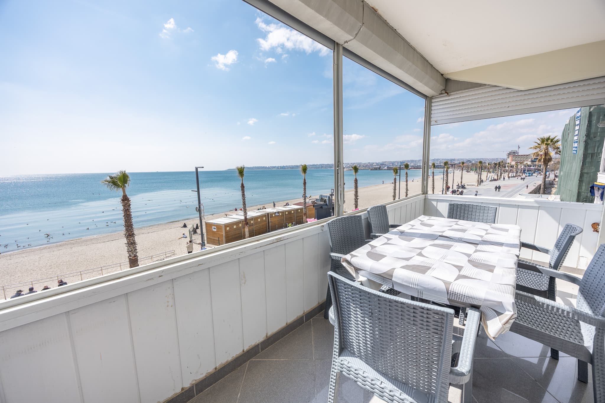 Seaside 3-Bedroom Duplex with Jacuzzi, furnished apartment in Büyükçekmece, Istanbul — image 9