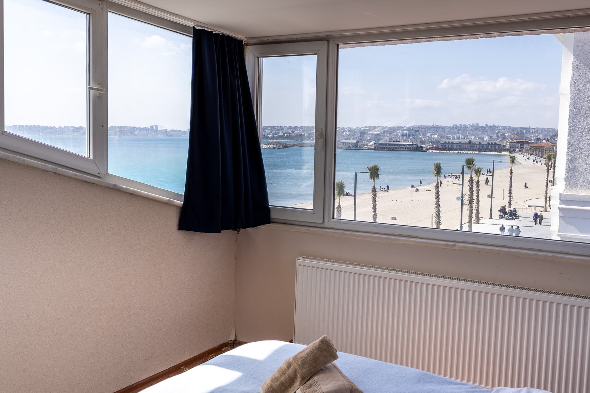 Seaside 3-Bedroom Duplex with Jacuzzi, furnished apartment in Büyükçekmece, Istanbul — image 18