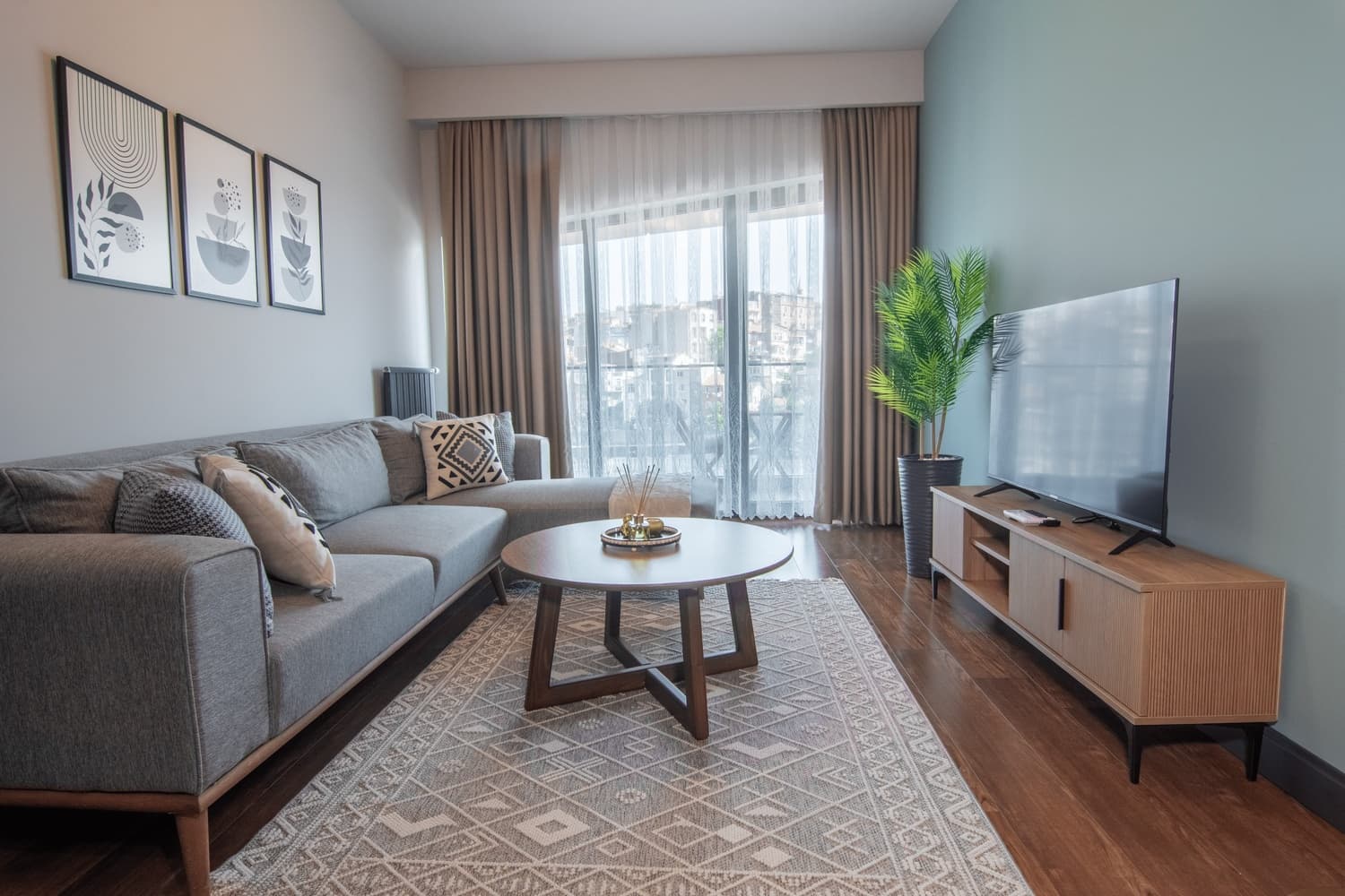 Family-Friendly Home with beautiful view , furnished apartment in Beyoğlu, Istanbul — image 2