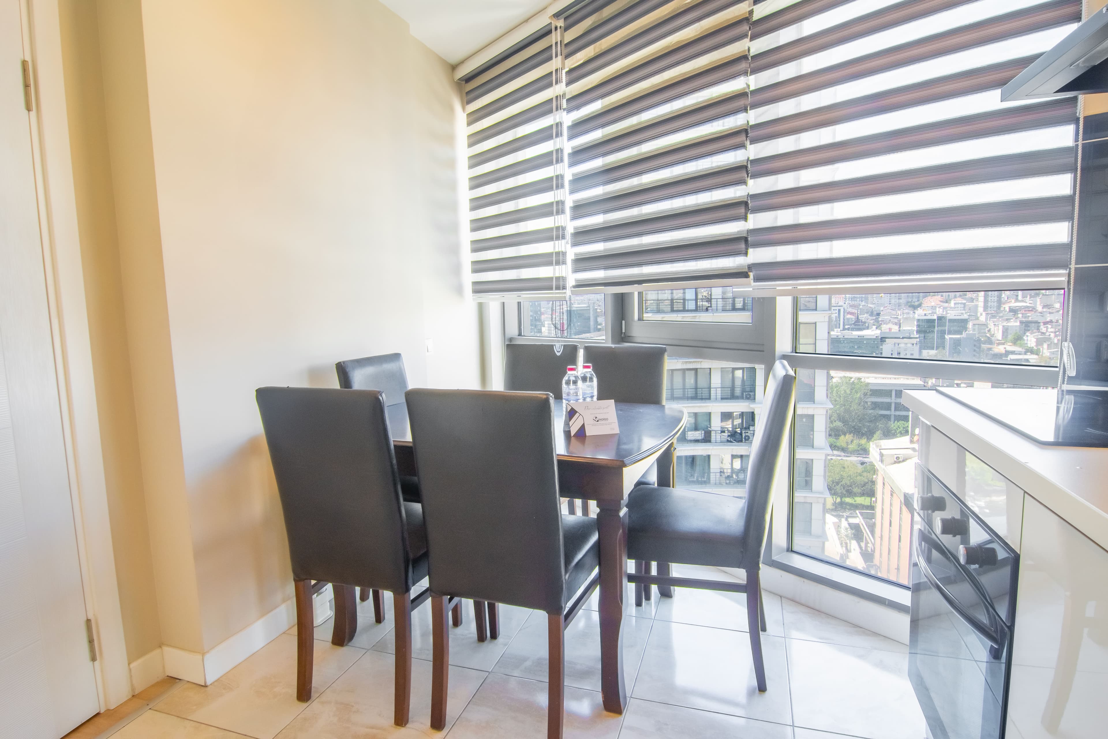 Stylish cozy 3 bedr apart & balcony — image 17