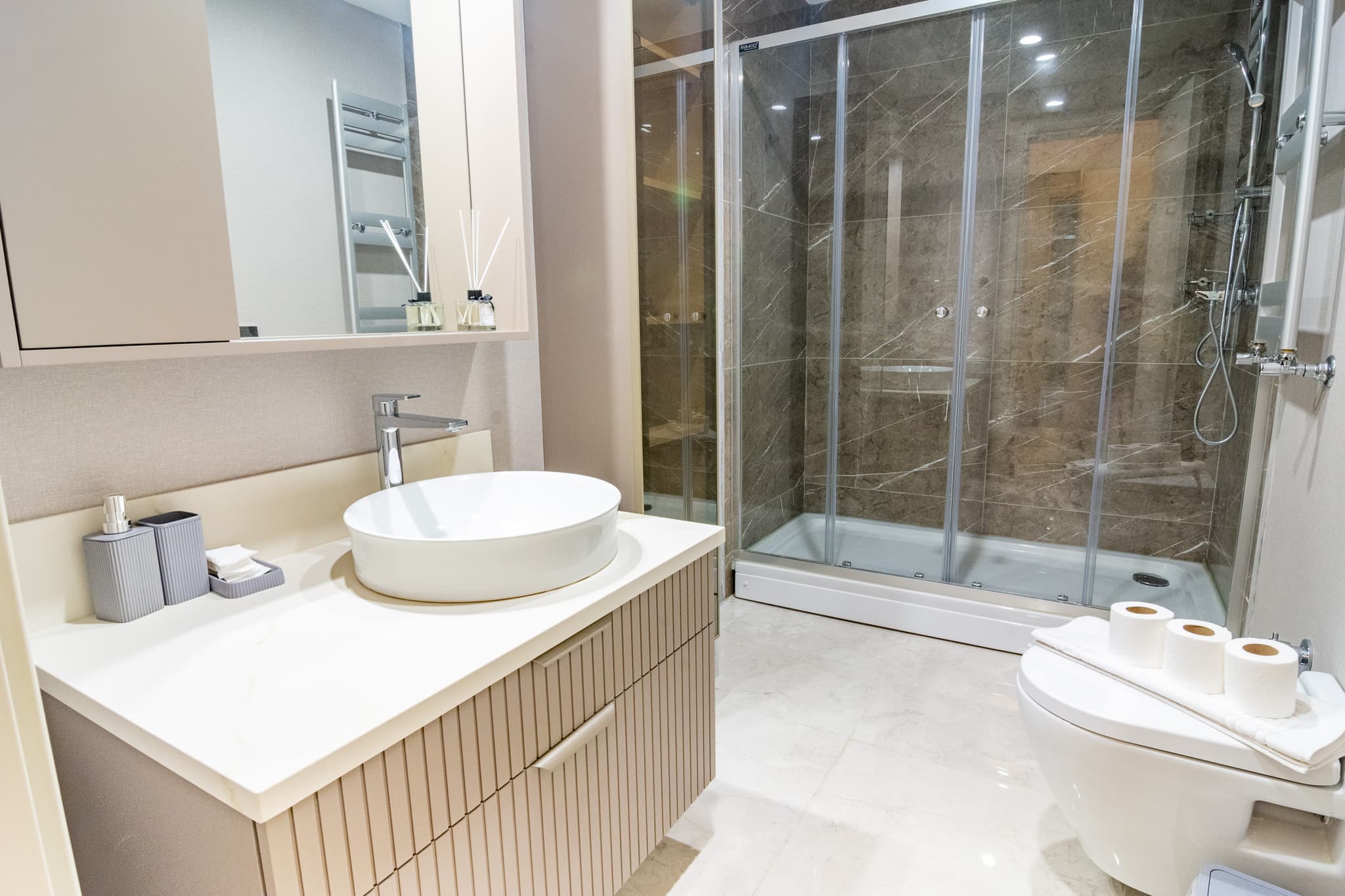 Family Home 2bedr with balcony and Panoramic View, furnished apartment in Başakşehir, Istanbul — image 16