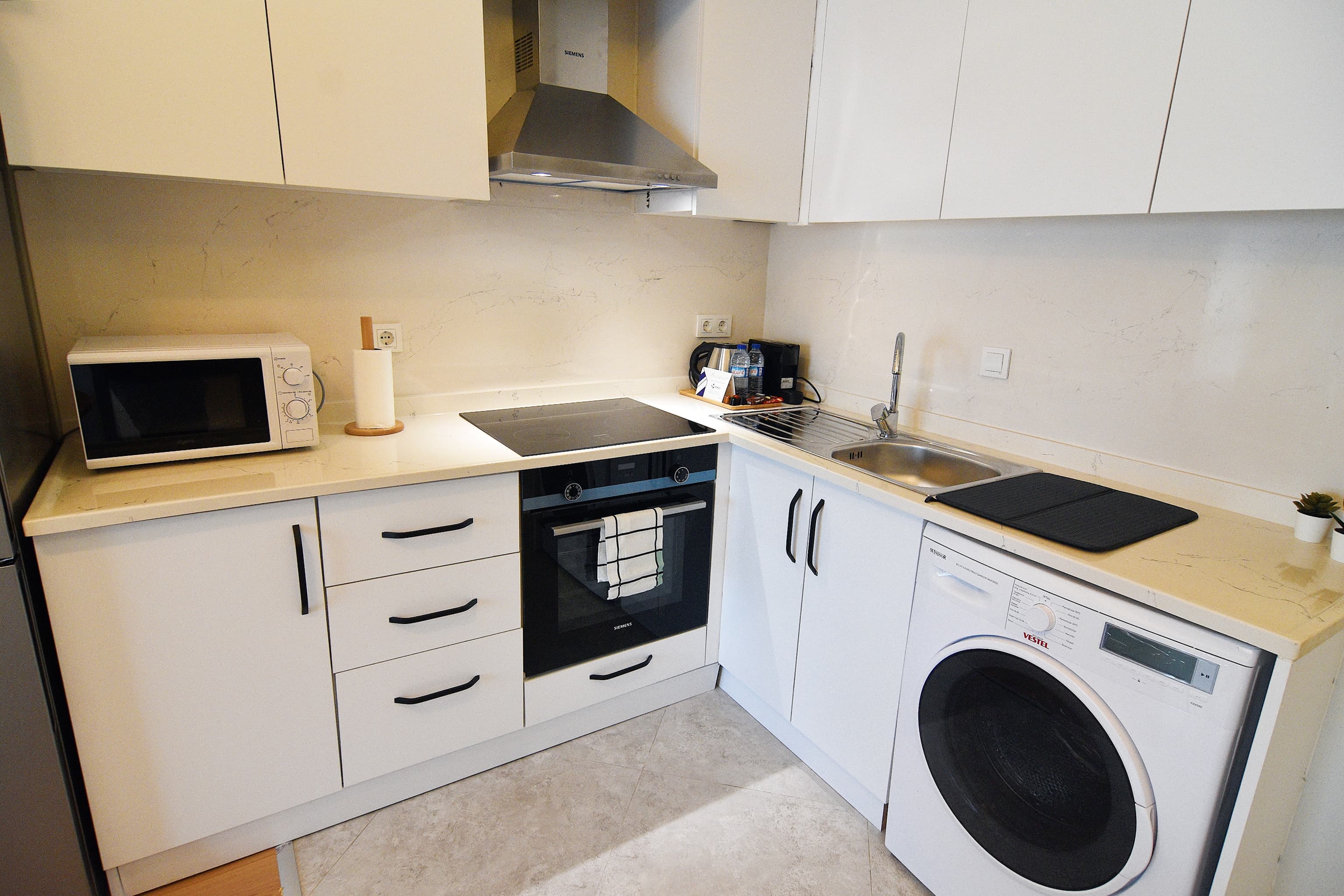 Cozy 1BR Apt: Perfect Blend of Comfort & Style., furnished apartment in Kağıthane, Istanbul — image 7
