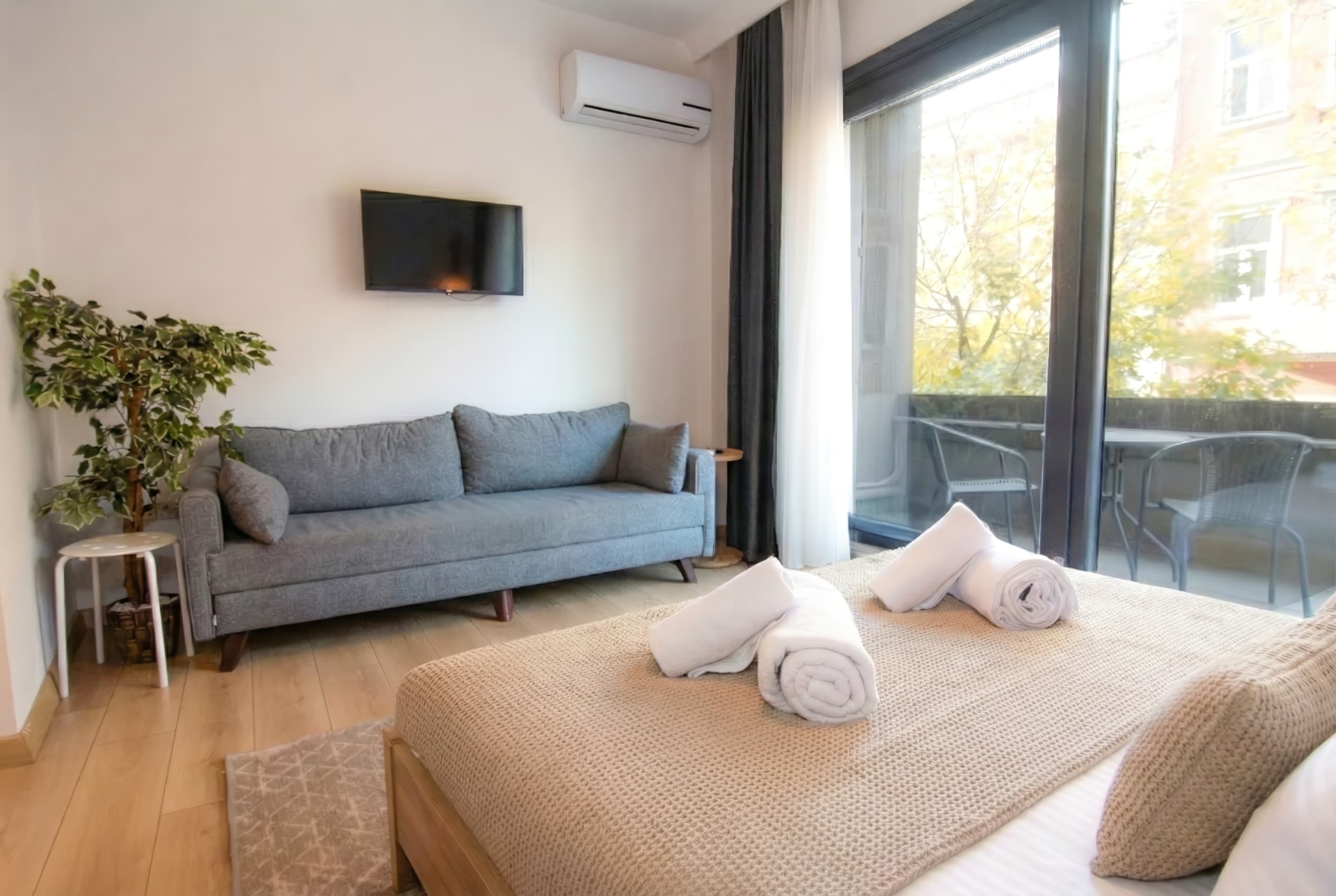 Modern  Studio with balcony in Beyoğlu , furnished apartment in Beyoğlu, Istanbul — image 7