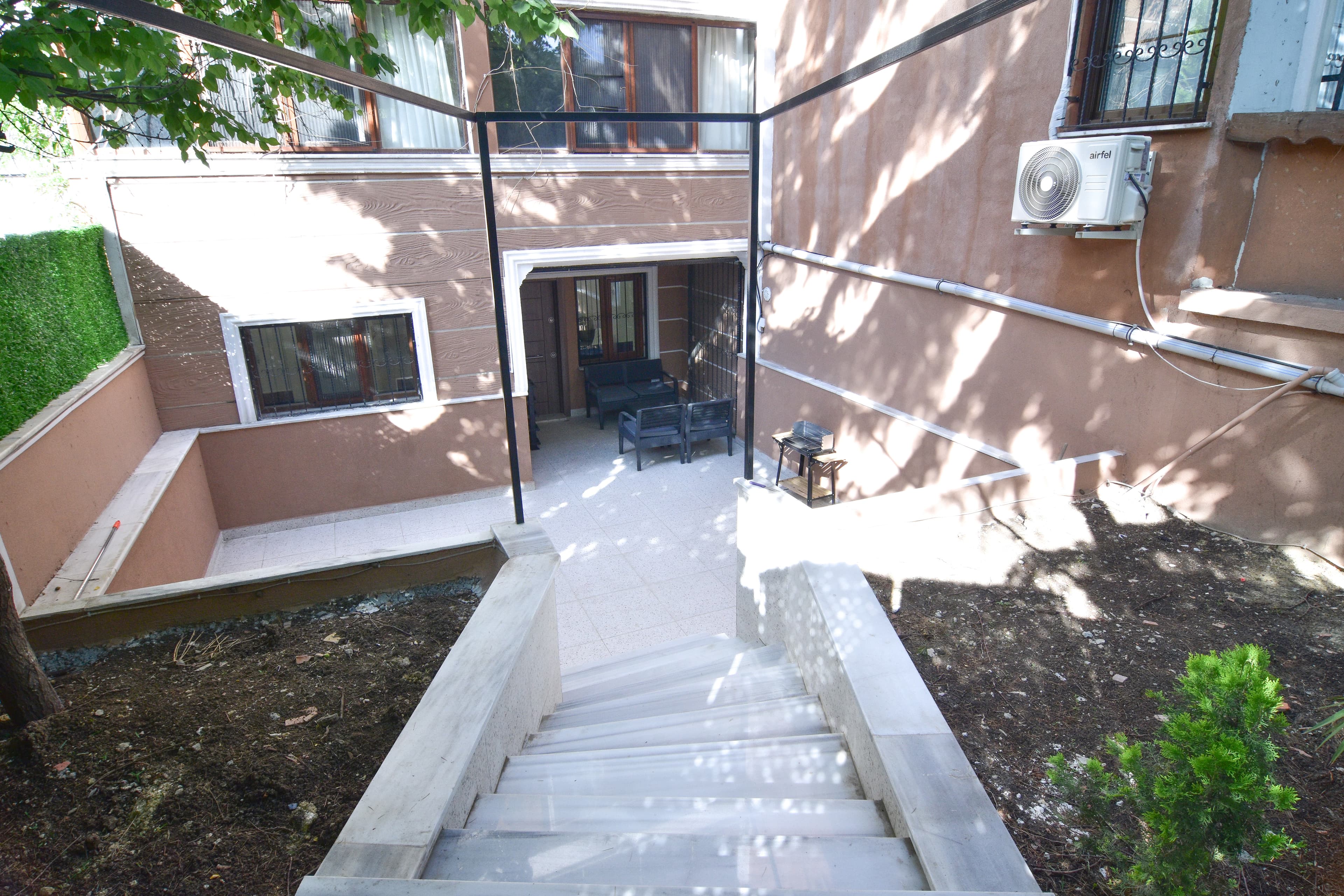 Bright 2BR Home with outdoor garden and  BBQ , furnished apartment in Beylikdüzü, Istanbul — image 25