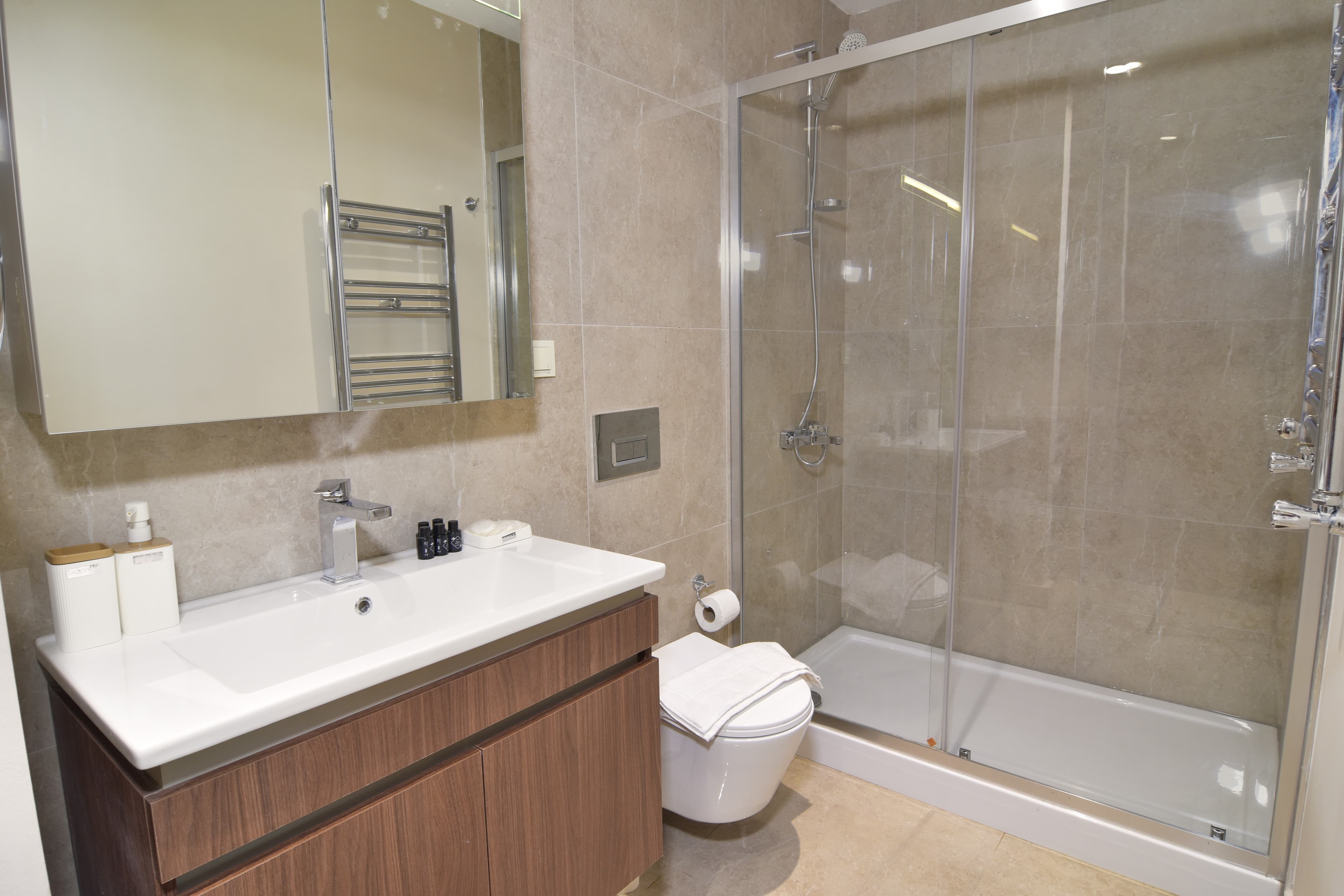 Spacious 2BR with Garden Family friendly , furnished apartment in Bağcılar, Istanbul — image 20