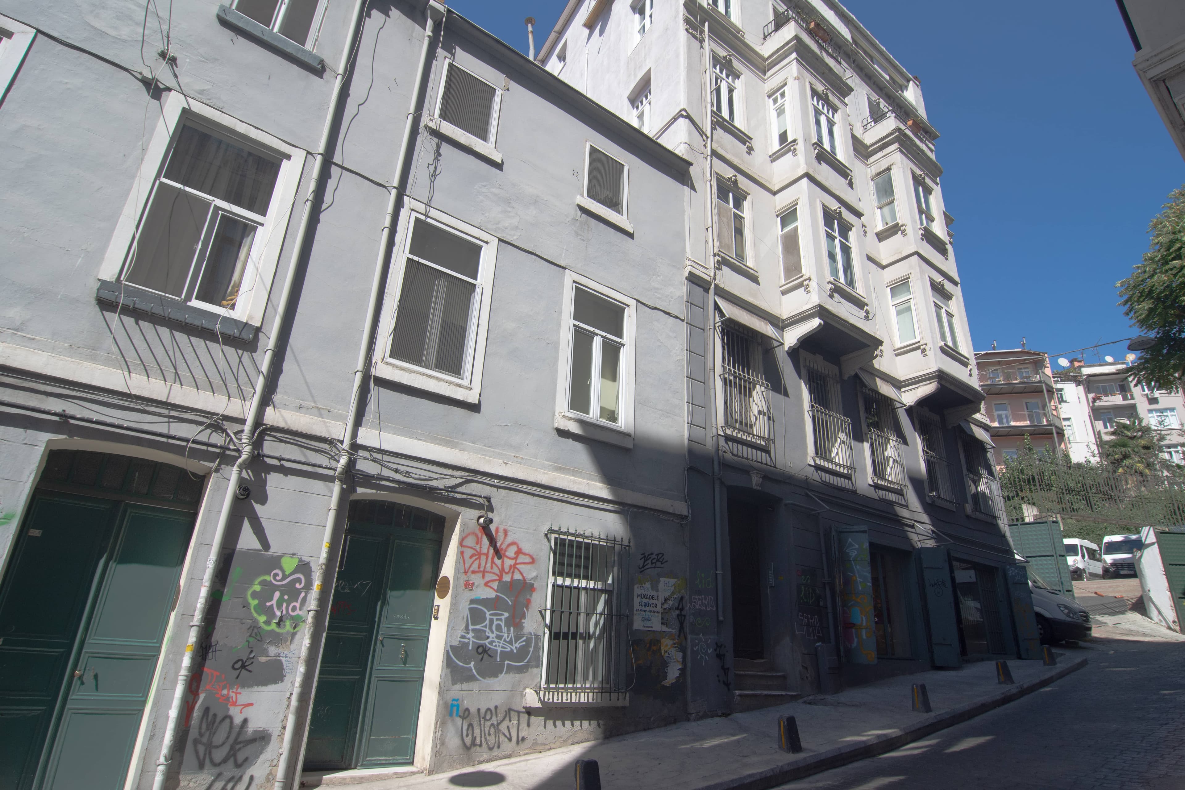 Stylish City Getaway-Explore the Urban Delights, furnished apartment in Beyoğlu, Istanbul — image 39