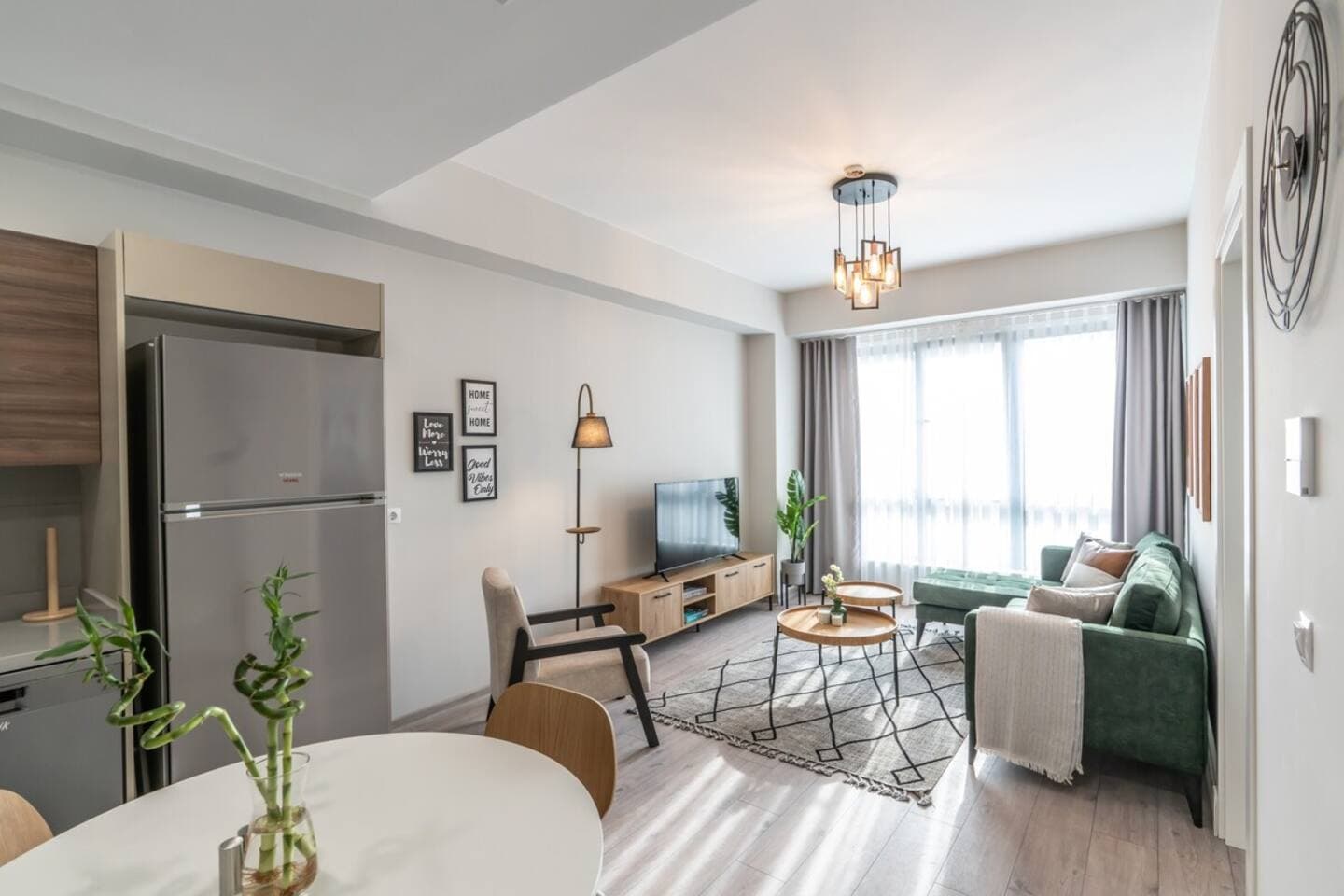Modern Urban Apt- Relaxation in the City Hustle, furnished apartment in Kadıköy, Istanbul — image 7