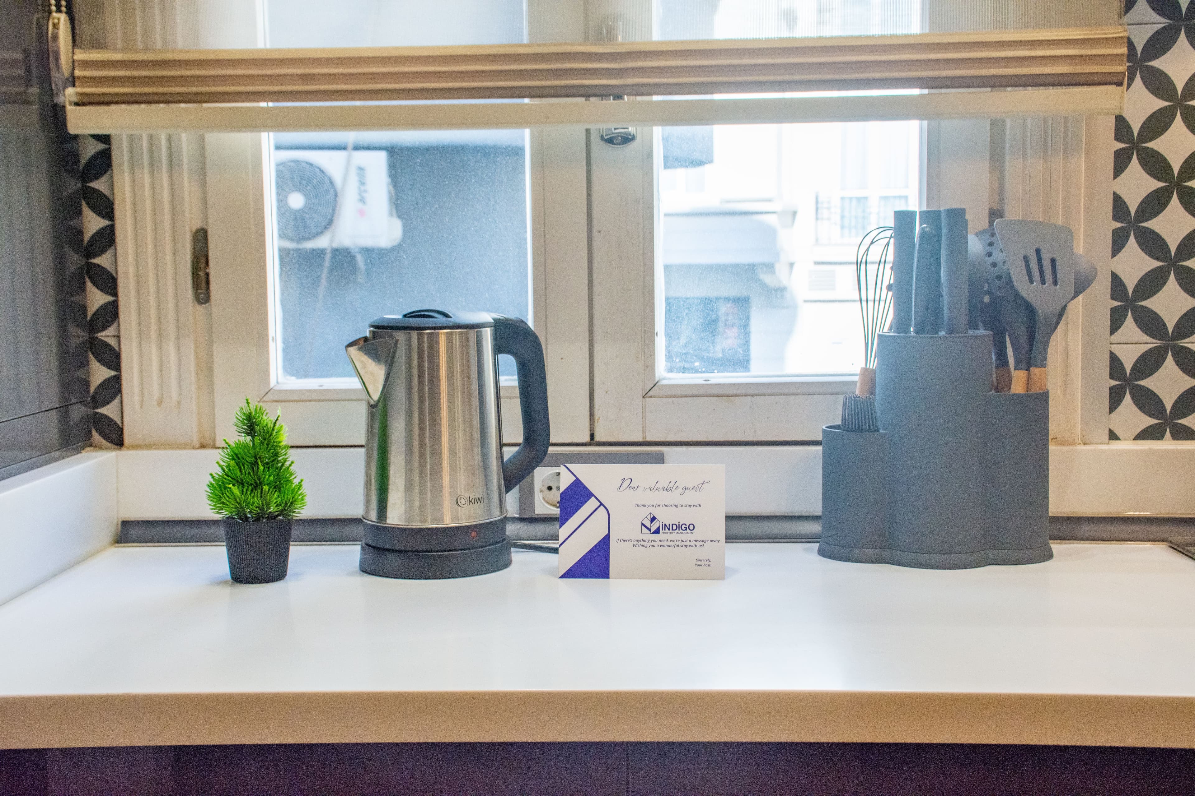 Modern 2BR Flat 1min walk to Taksim square, furnished apartment in Beyoğlu, Istanbul — image 11