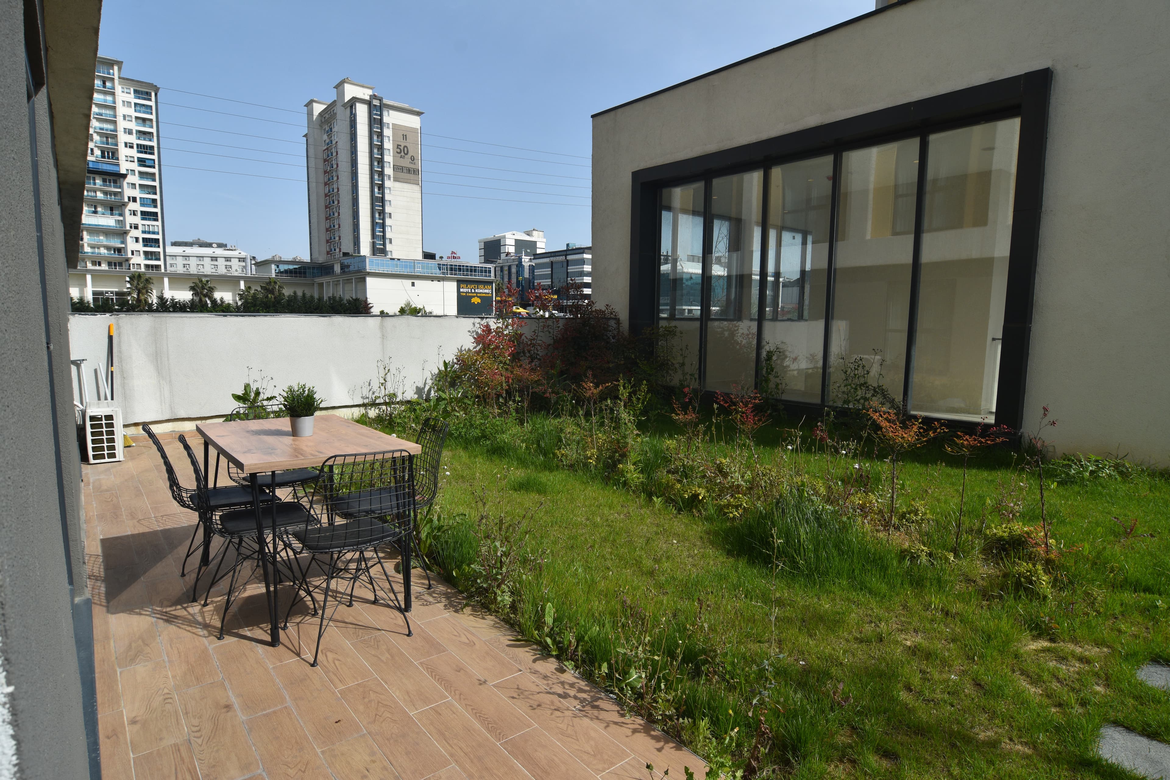 Spacious 2BR with Garden Family friendly , furnished apartment in Bağcılar, Istanbul — image 22