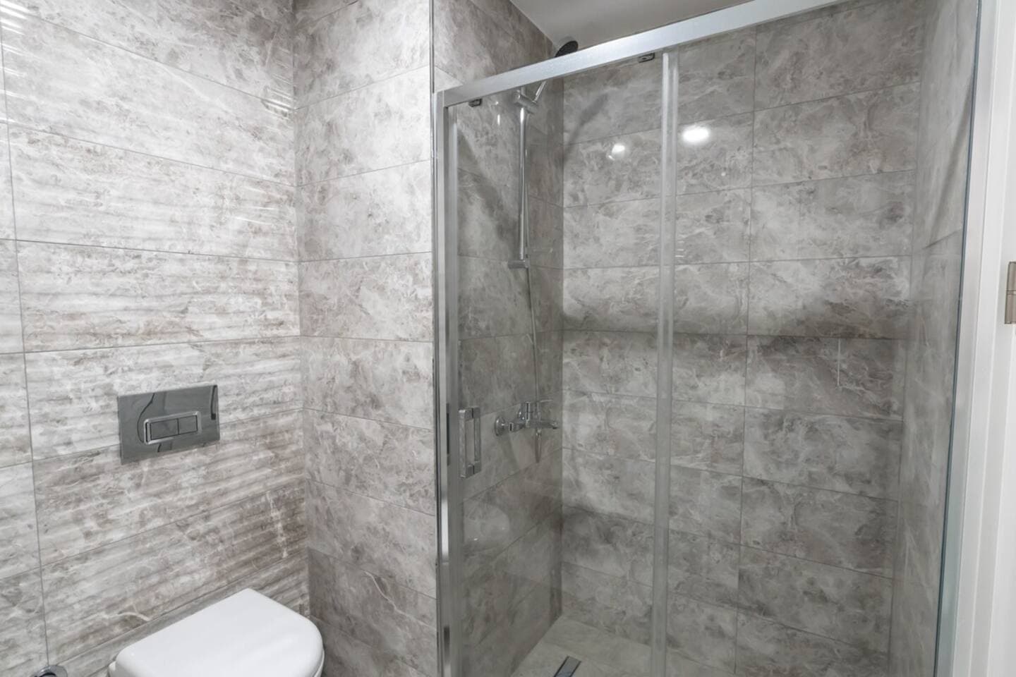 Modern Urban Apt- Relaxation in the City Hustle, furnished apartment in Kadıköy, Istanbul — image 15