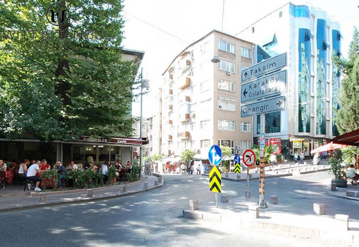 Duplex Modern City Gem with Terrace , furnished apartment in Beyoğlu, Istanbul — image 40