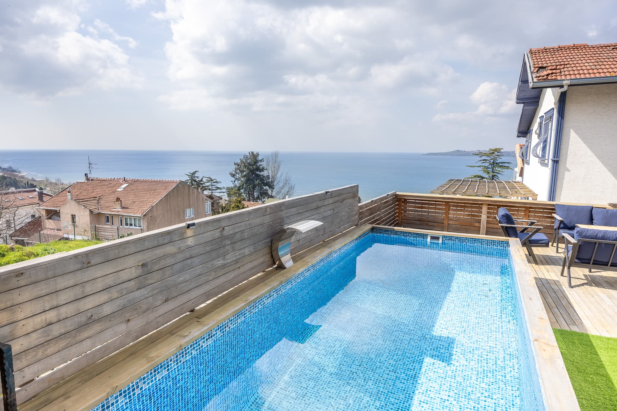 Sea View Villa with Pool, furnished apartment in Büyükçekmece, Istanbul — image 6