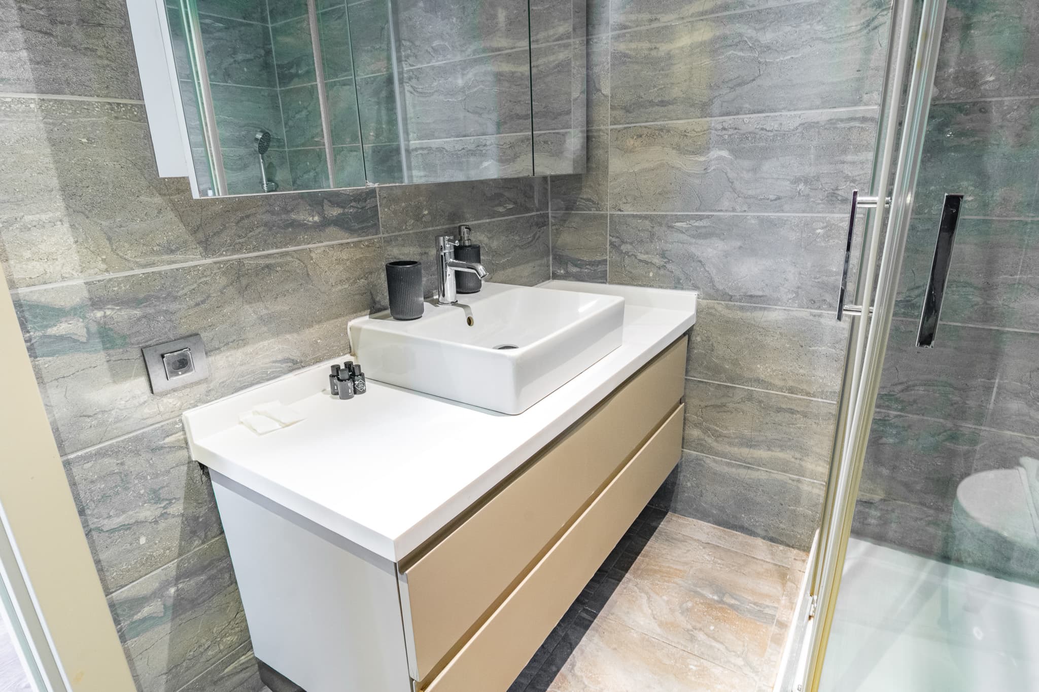 2-Bedroom Escape with city view, furnished apartment in Bağcılar, Istanbul — image 20