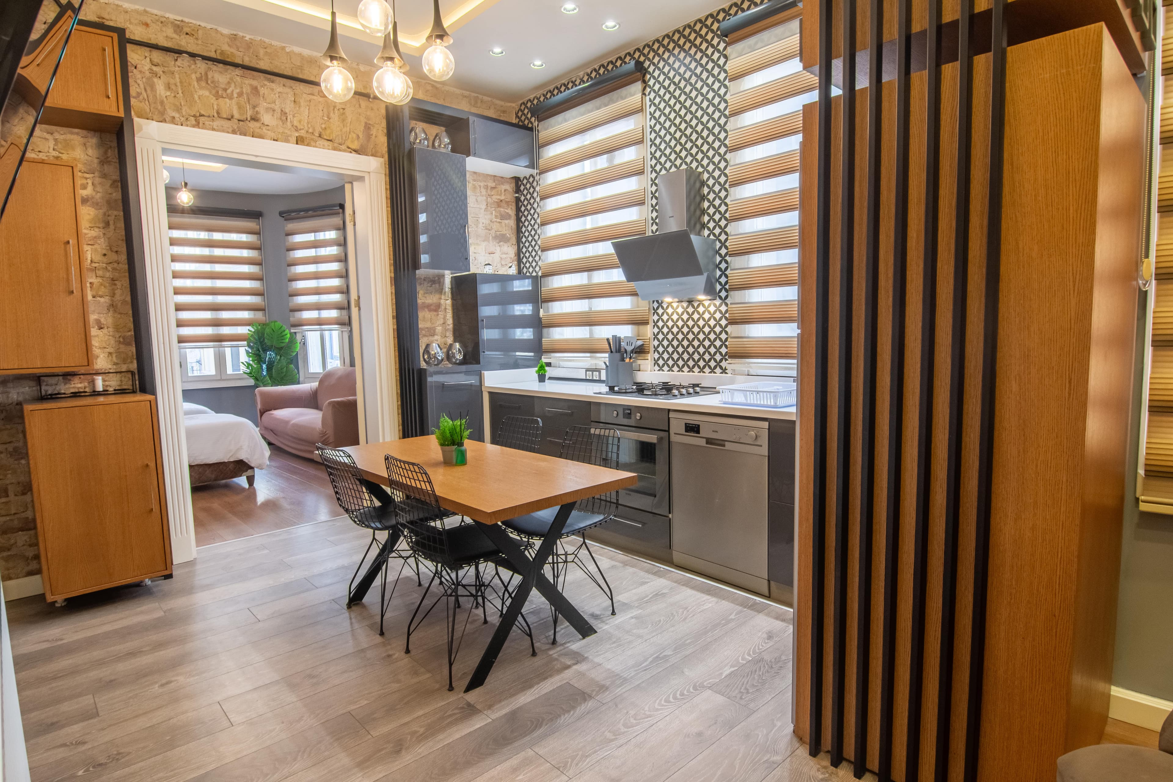 Modern 2BR Flat 1min walk to Taksim square, furnished apartment in Beyoğlu, Istanbul — image 8