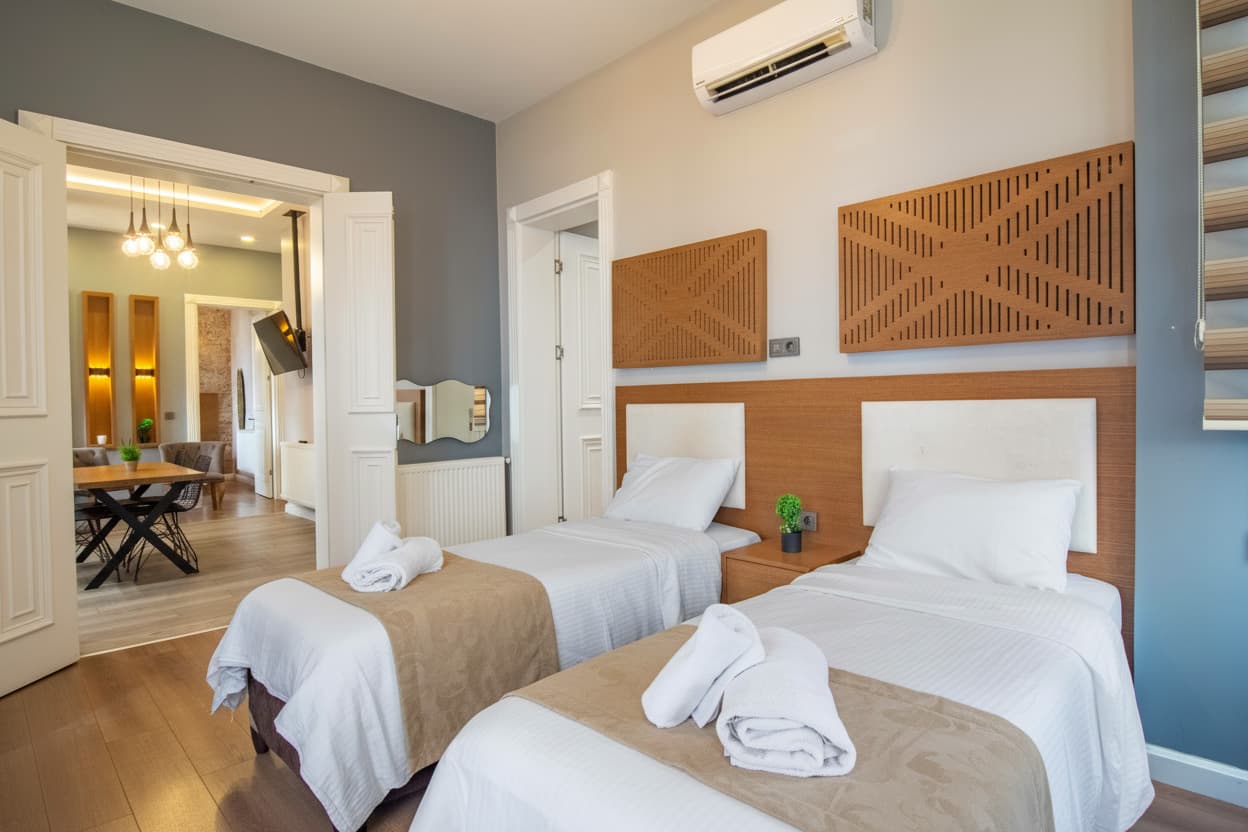 Modern 2BR Flat 1min walk to Taksim square, furnished apartment in Beyoğlu, Istanbul — image 4