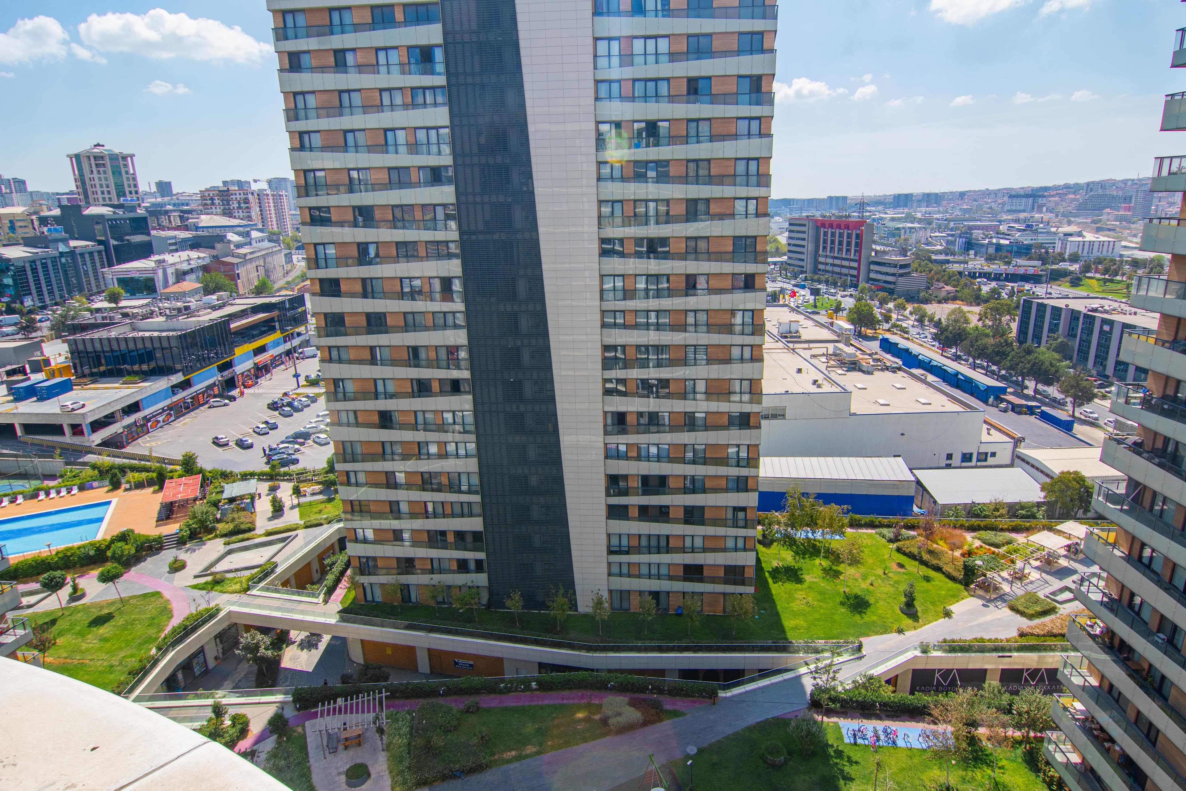 Stylish cozy 3 bedr apart & balcony, furnished apartment in Bağcılar, Istanbul — image 23