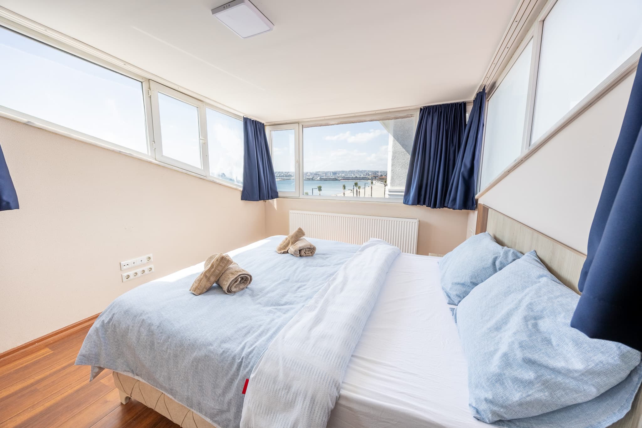Seaside 3-Bedroom Duplex with Jacuzzi, furnished apartment in Büyükçekmece, Istanbul — image 17
