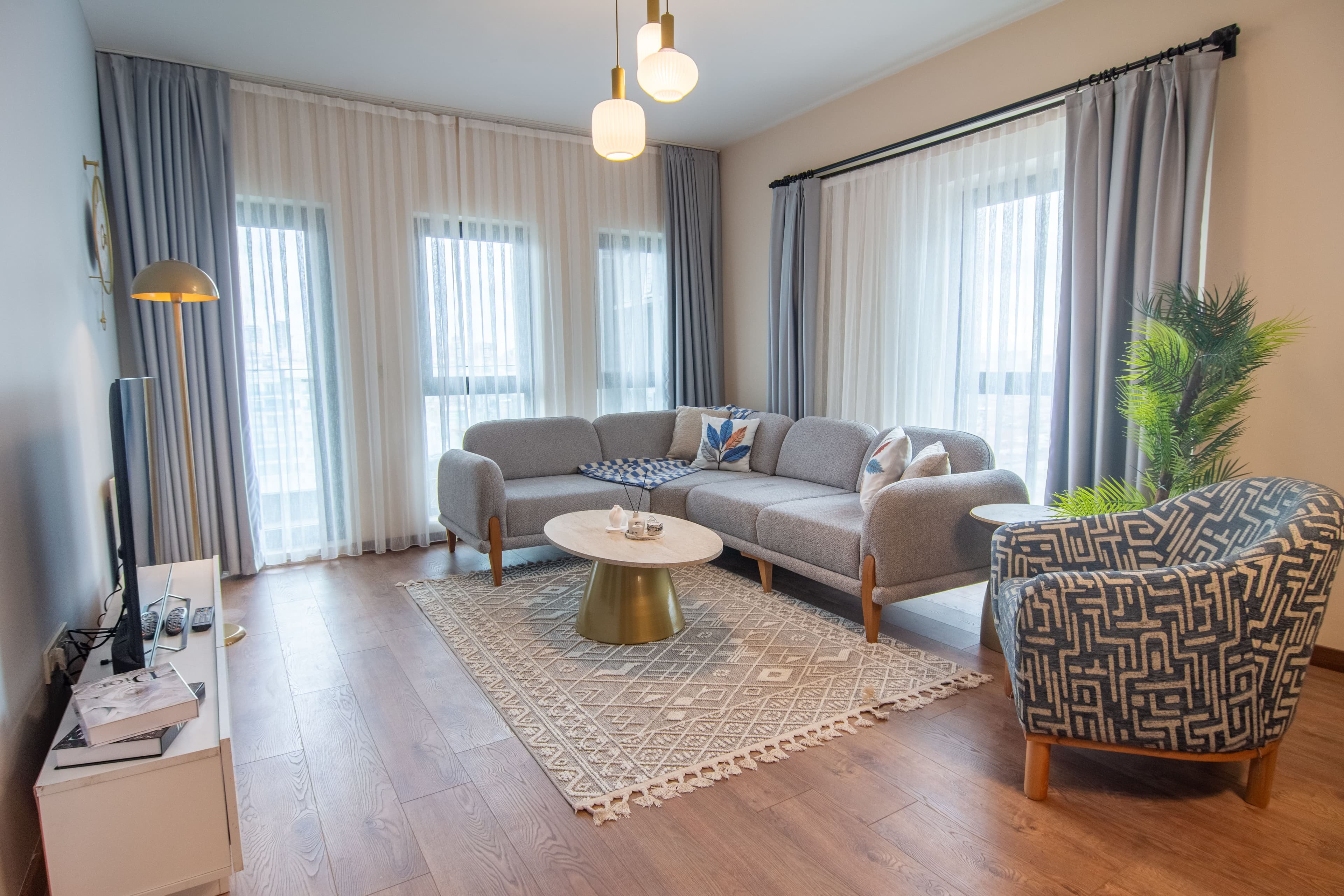 New Modern Apt 3bedrooms -2bathrooms- pool & gym , furnished apartment in Bağcılar, Istanbul