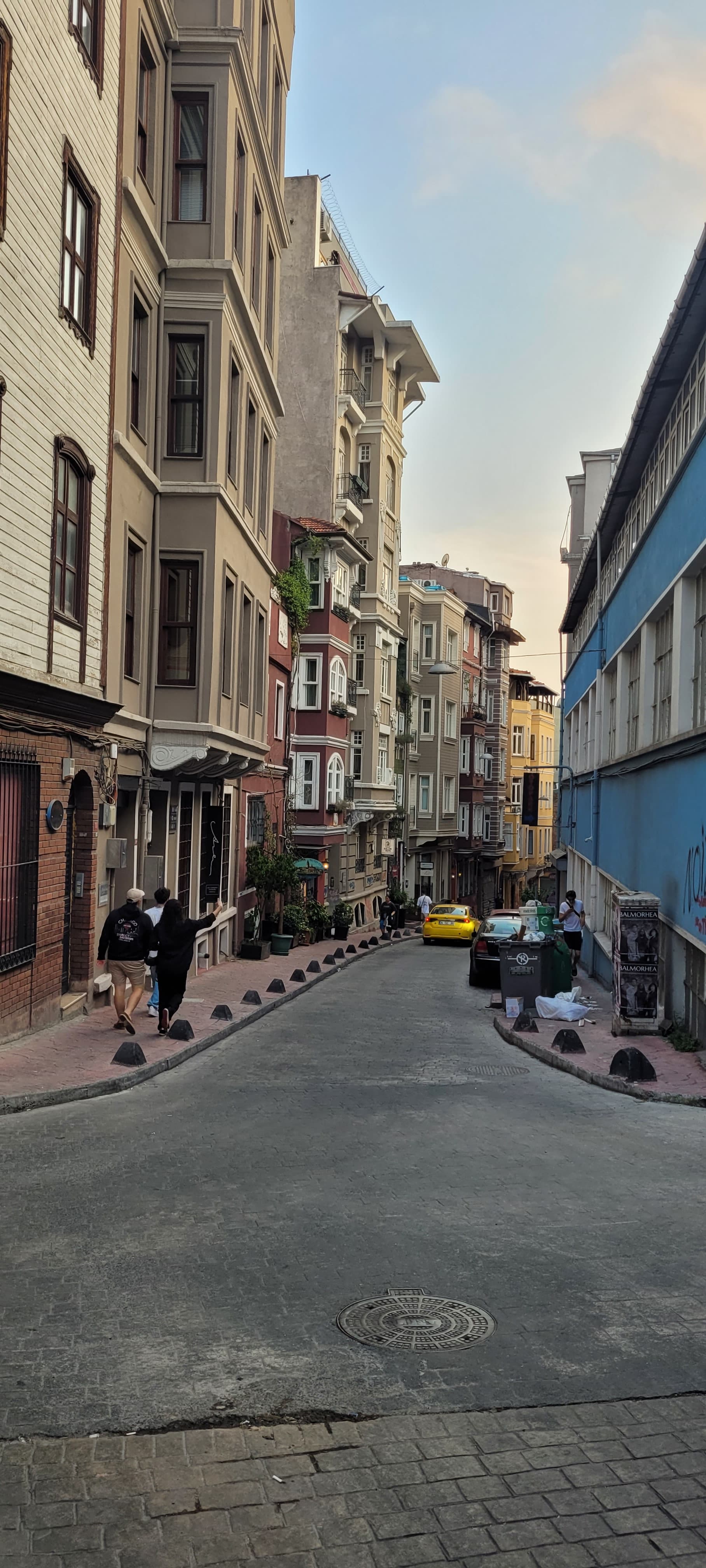 Stylish City Getaway-Explore the Urban Delights, furnished apartment in Beyoğlu, Istanbul — image 38