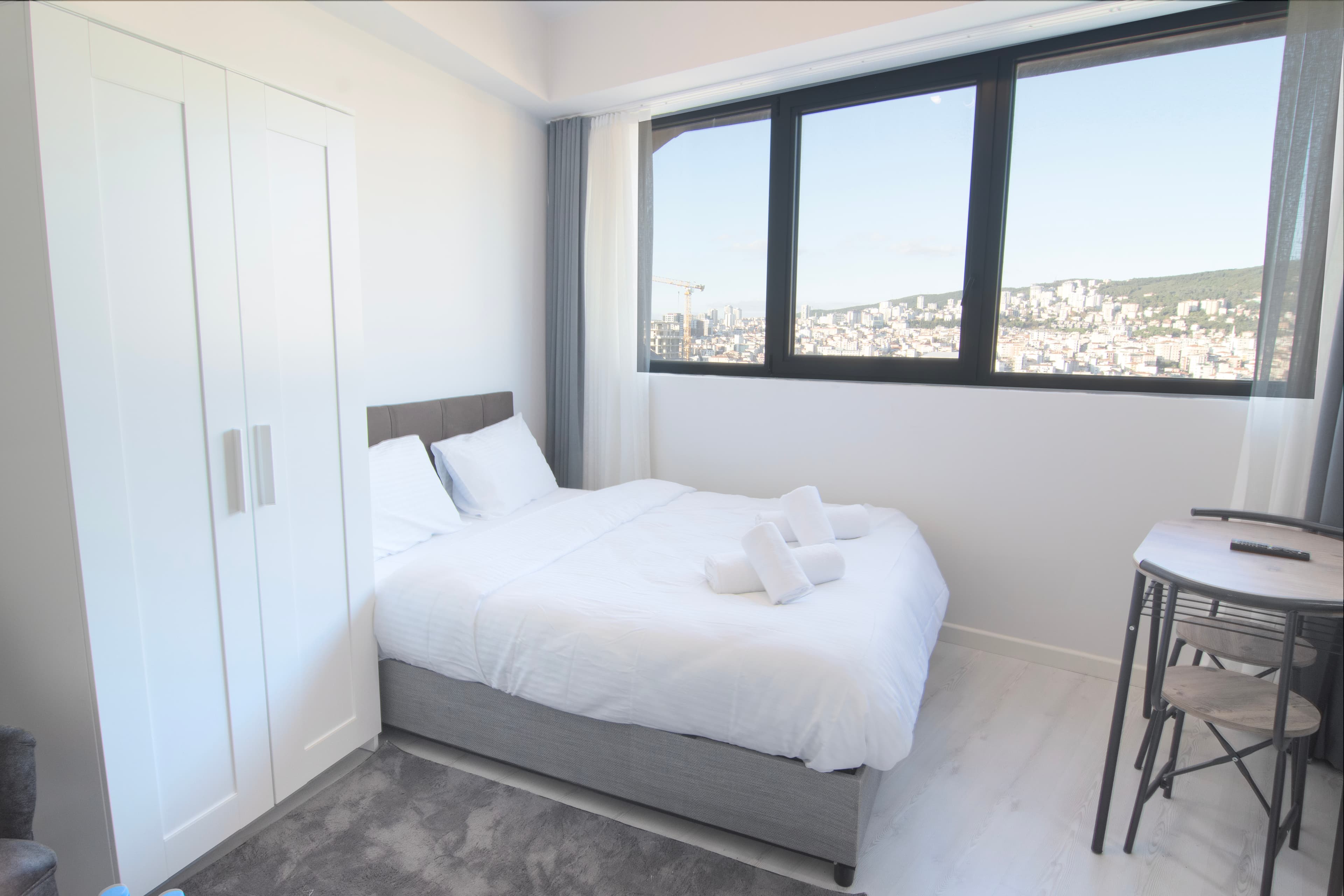 28th Floor cozy Studio, furnished apartment in Kartal, Istanbul