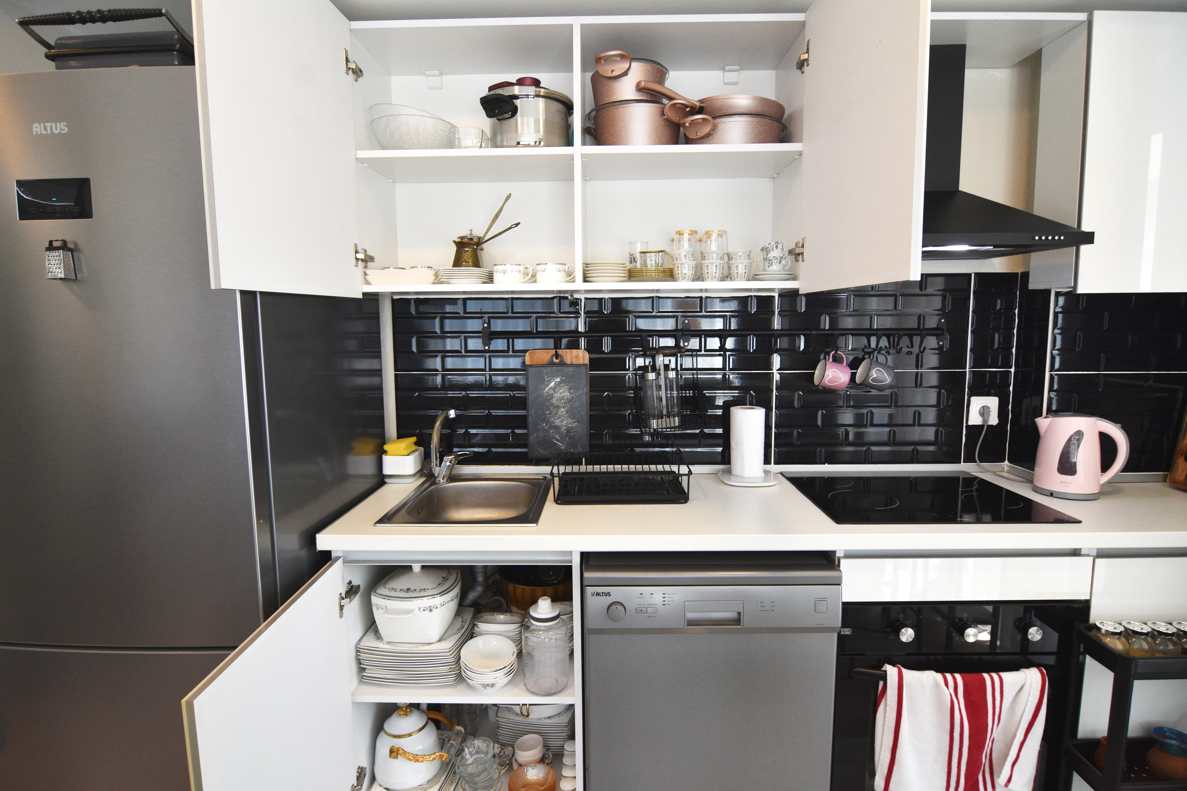 Stylish cozy 1 bedr apart & balcony, furnished apartment in Bağcılar, Istanbul — image 13