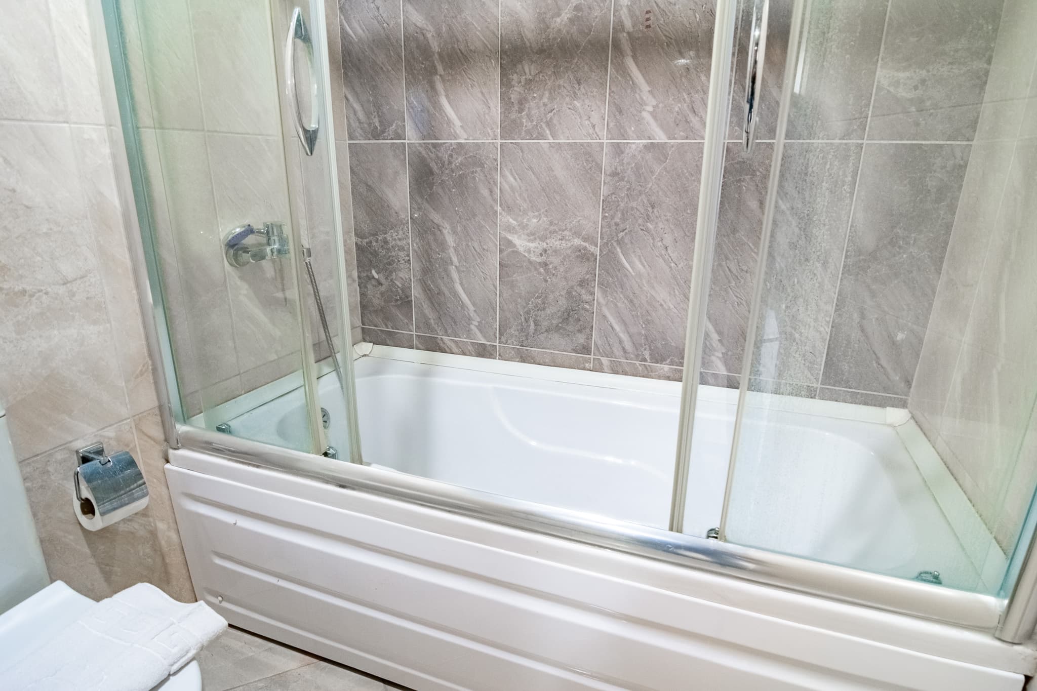 Modern 1BR Apartment Near Kayaşehir attractions, furnished apartment in Başakşehir, Istanbul — image 17