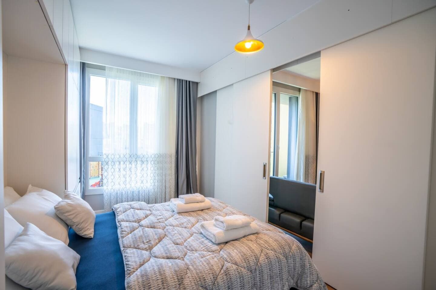 Stylish 1-Bedroom  Apt- Experience City's Pulse, furnished apartment in Bağcılar, Istanbul — image 11