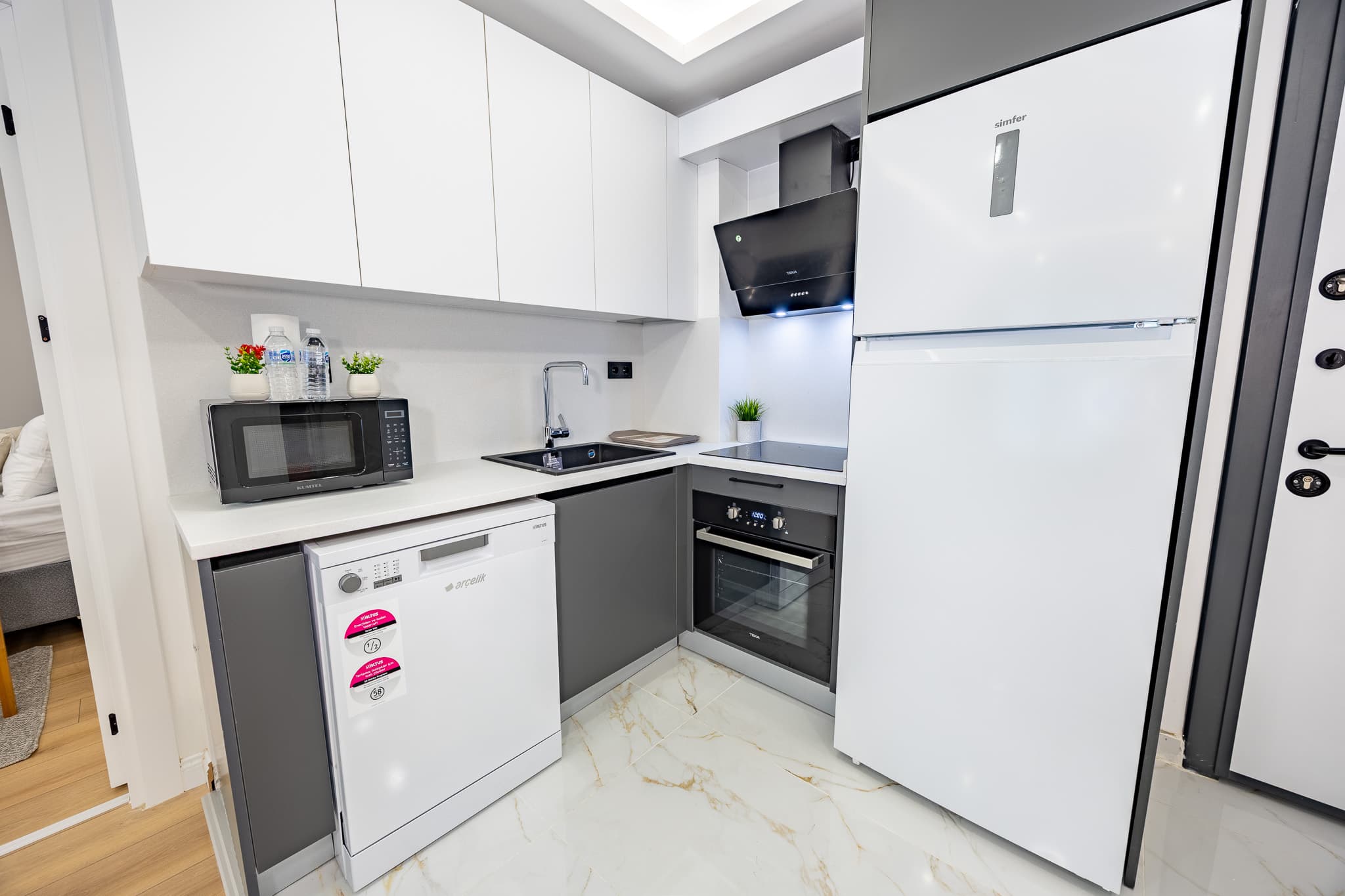 Vadi Istanbul Modern 2-Bedroom Apartment, furnished apartment in Kağıthane, Istanbul — image 16