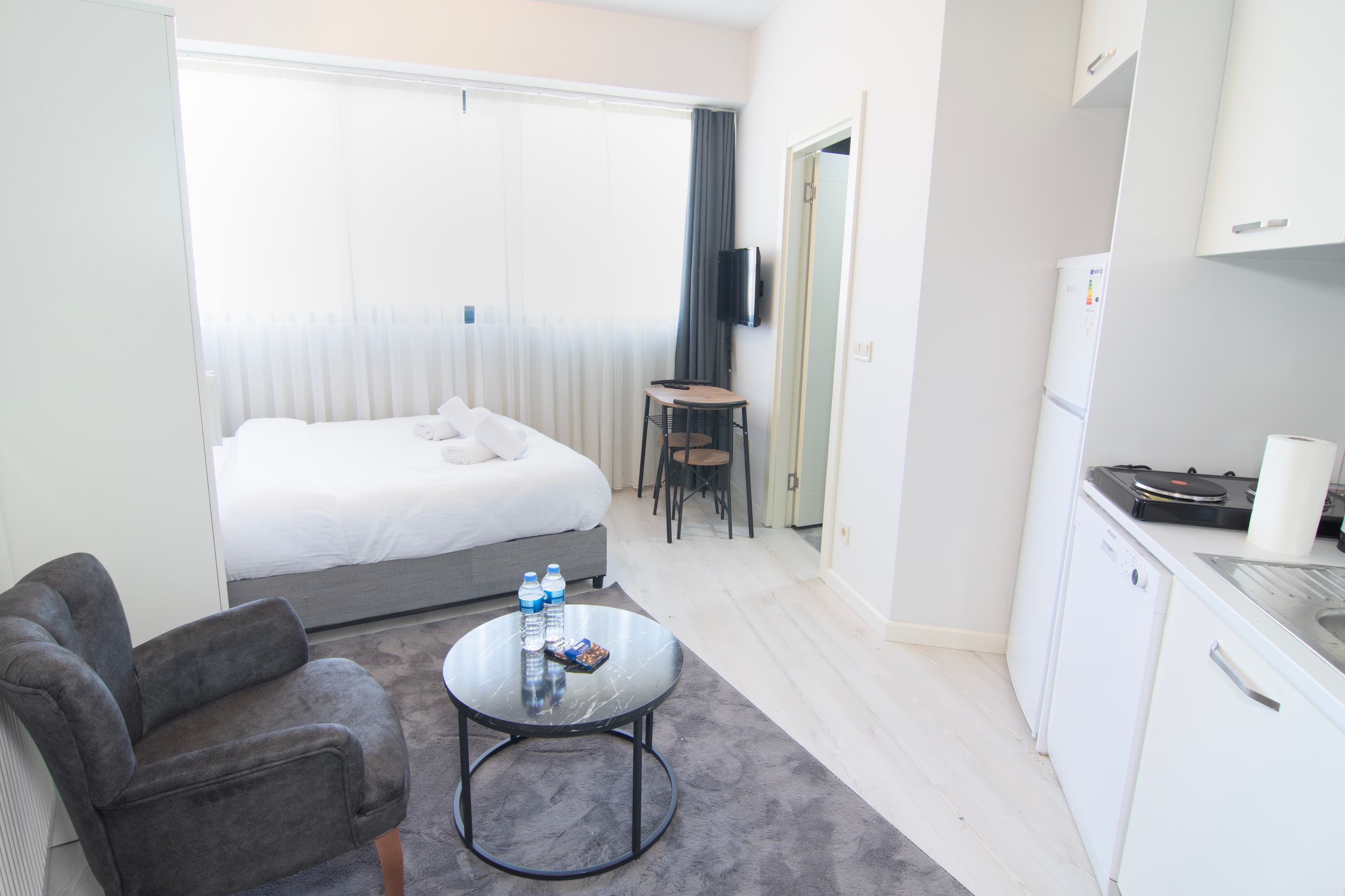 28th Floor cozy Studio, furnished apartment in Kartal, Istanbul — image 4