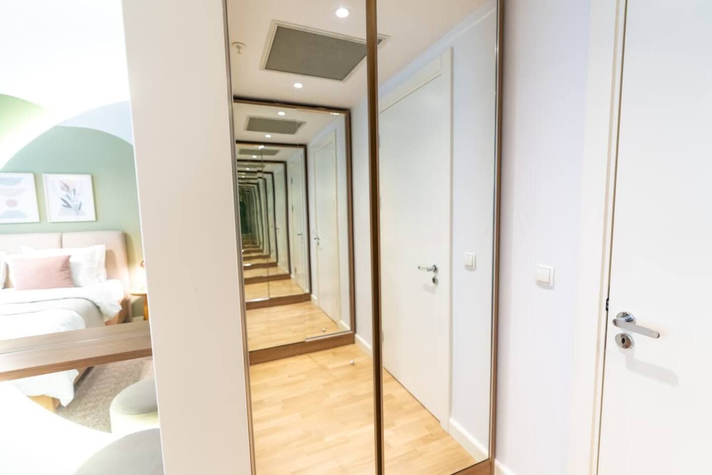 1-Bdr Getaway with Pool/Gym near Taksim Square, furnished apartment in Şişli, Istanbul — image 13
