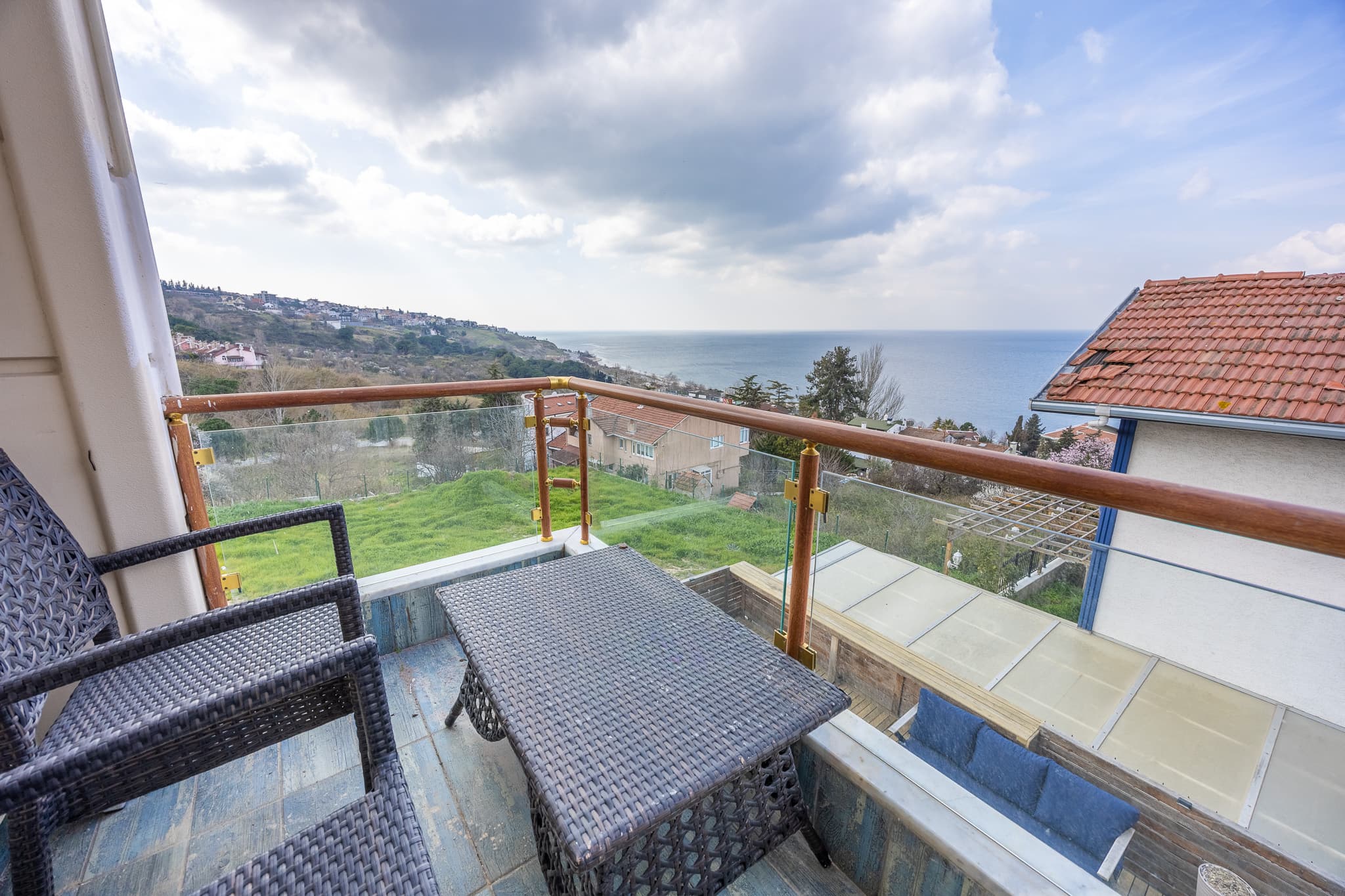 Sea View Villa with Pool, furnished apartment in Büyükçekmece, Istanbul — image 22