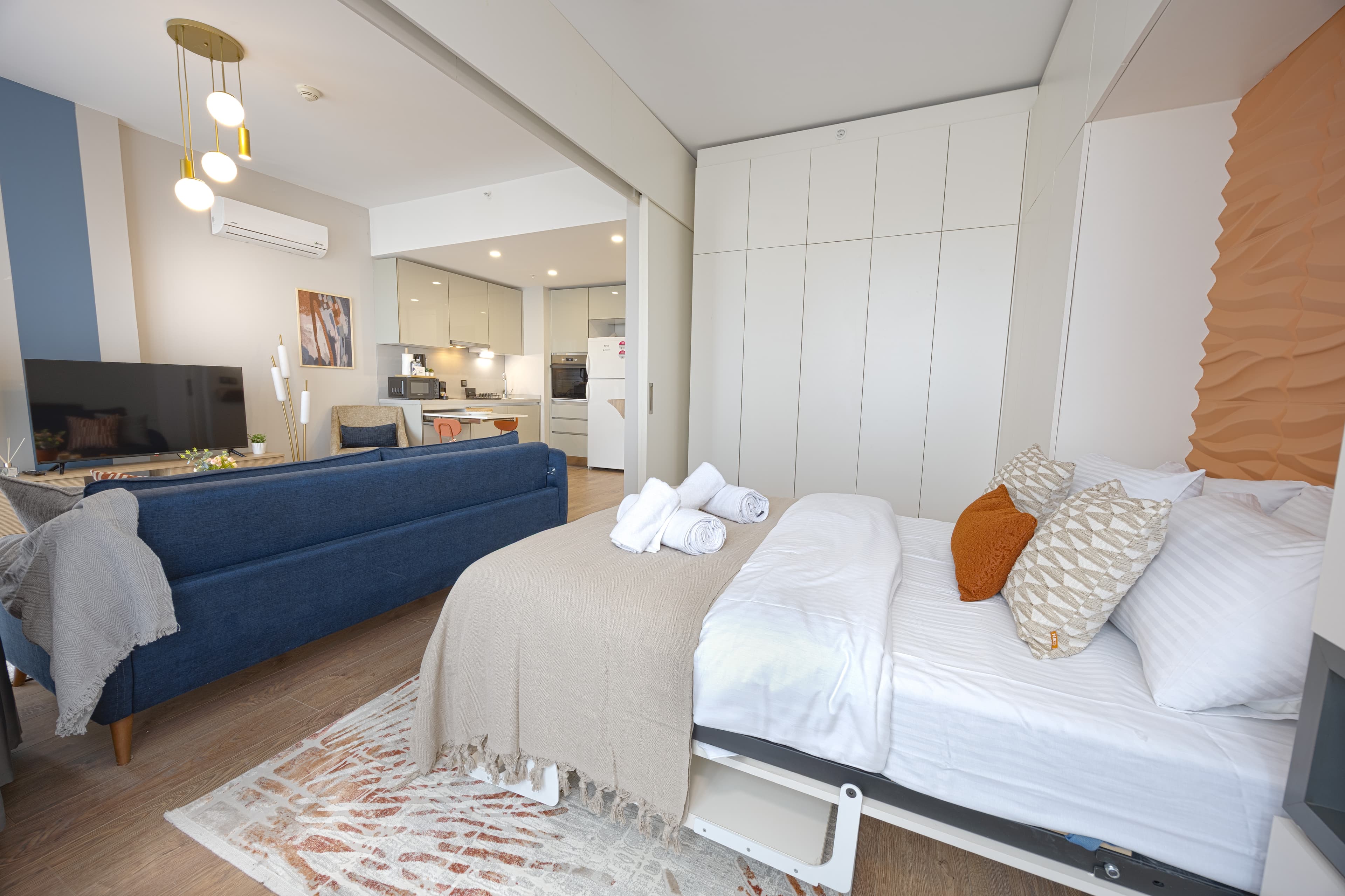 Modern Cozy Apartment with Balcony, furnished apartment in Bağcılar, Istanbul — image 9