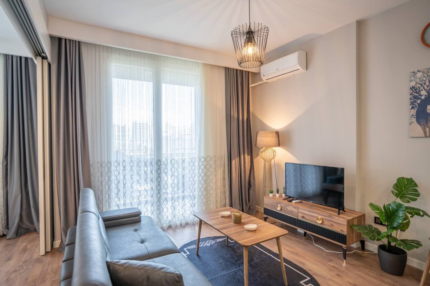Stylish 1-Bedroom  Apt- Experience City's Pulse, furnished apartment in Bağcılar, Istanbul — image 2