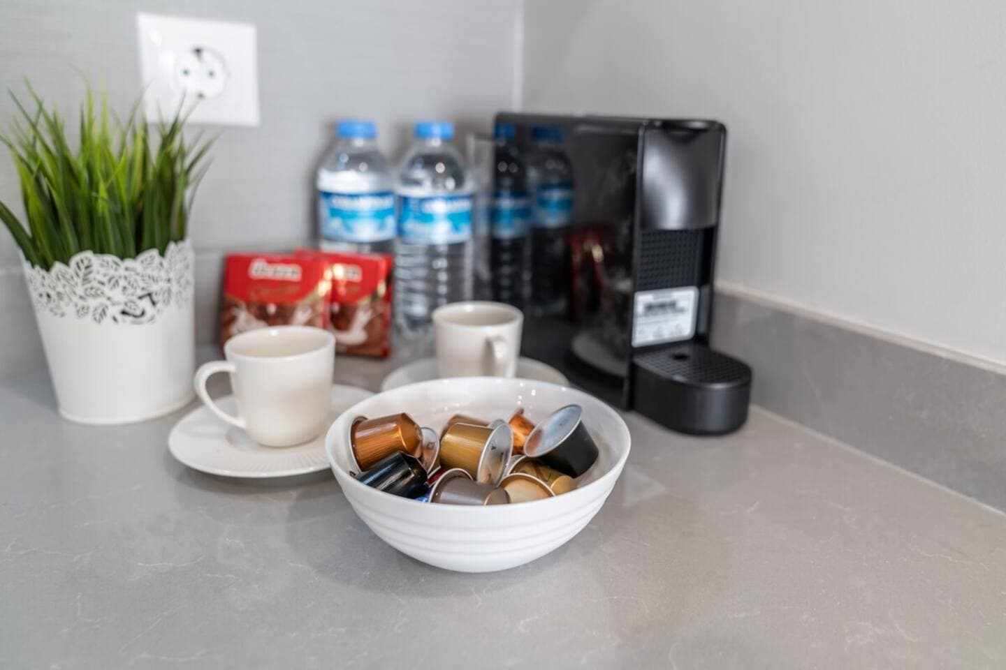 Modern Urban Apt- Relaxation in the City Hustle, furnished apartment in Kadıköy, Istanbul — image 13