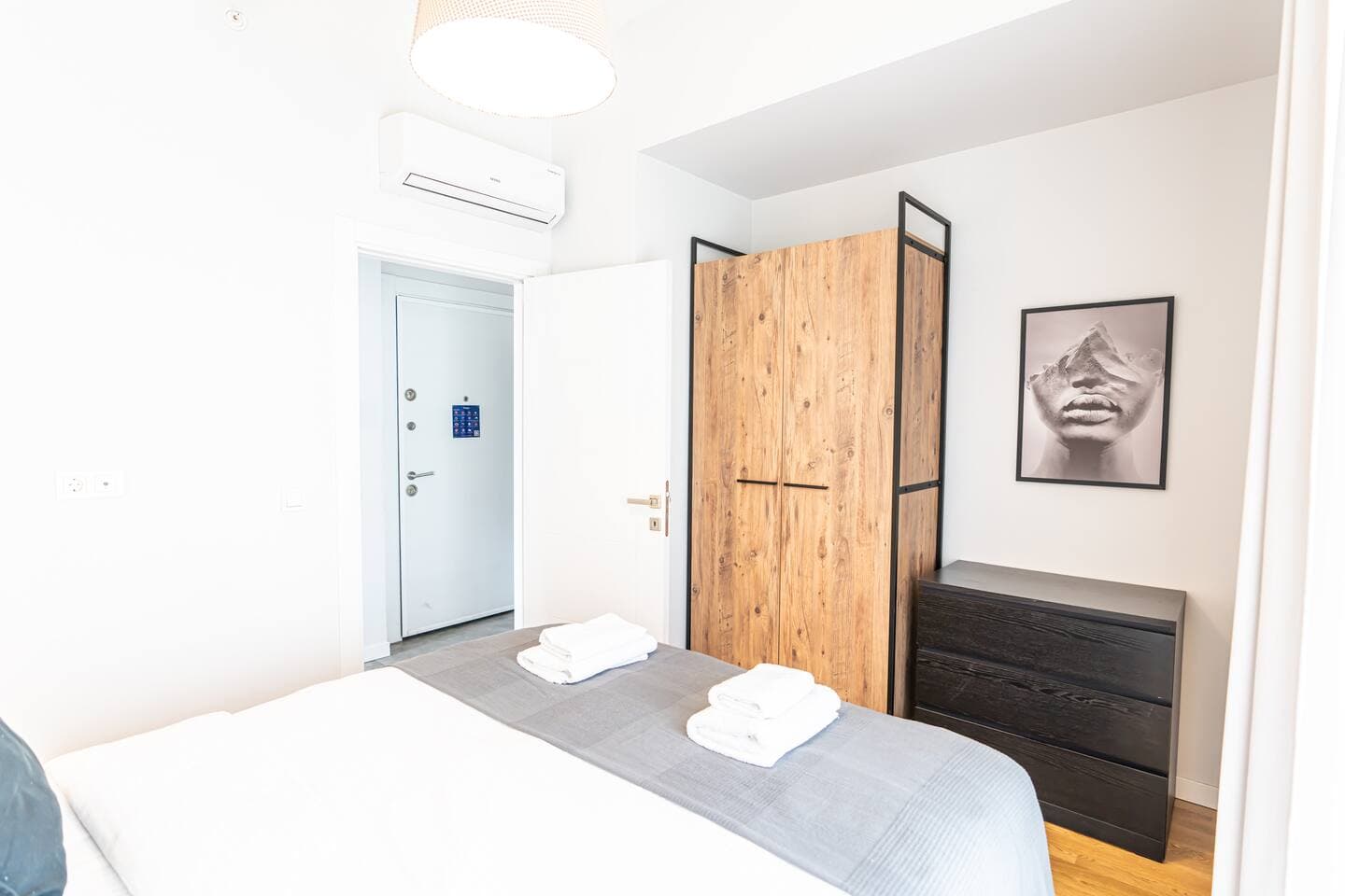 Near Airport Metro 1-Bdr Apt  Wi-Fi/Pool/Gym, furnished apartment in Kağıthane, Istanbul — image 8