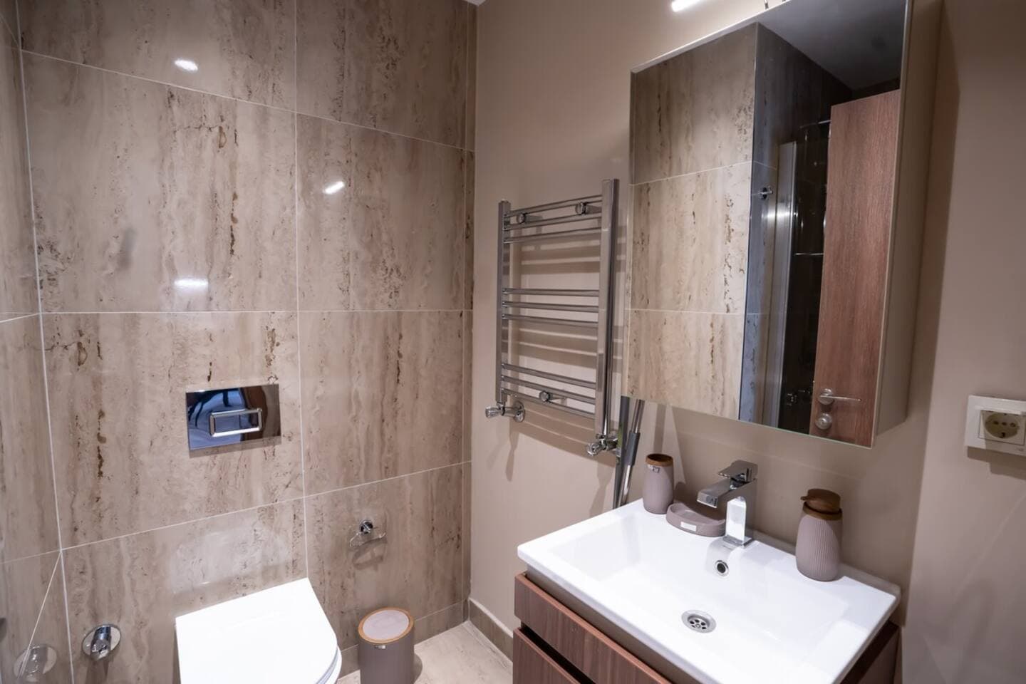 Charming and Cozy 1-Bedroom: Explore the City, furnished apartment in Bağcılar, Istanbul — image 15