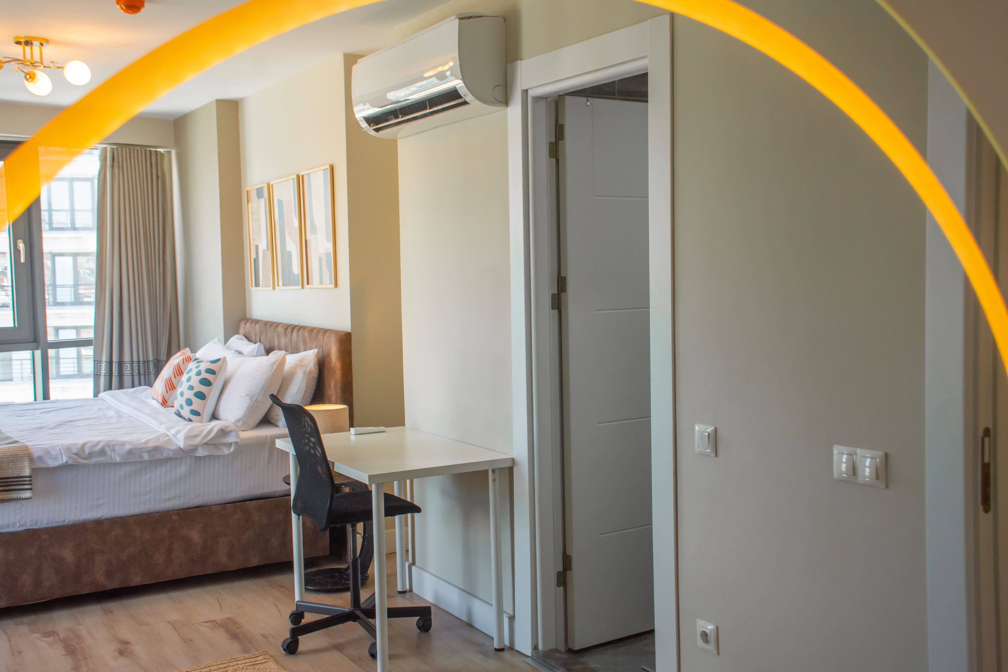 Stylish cozy 3 bedr apart & balcony — image 9
