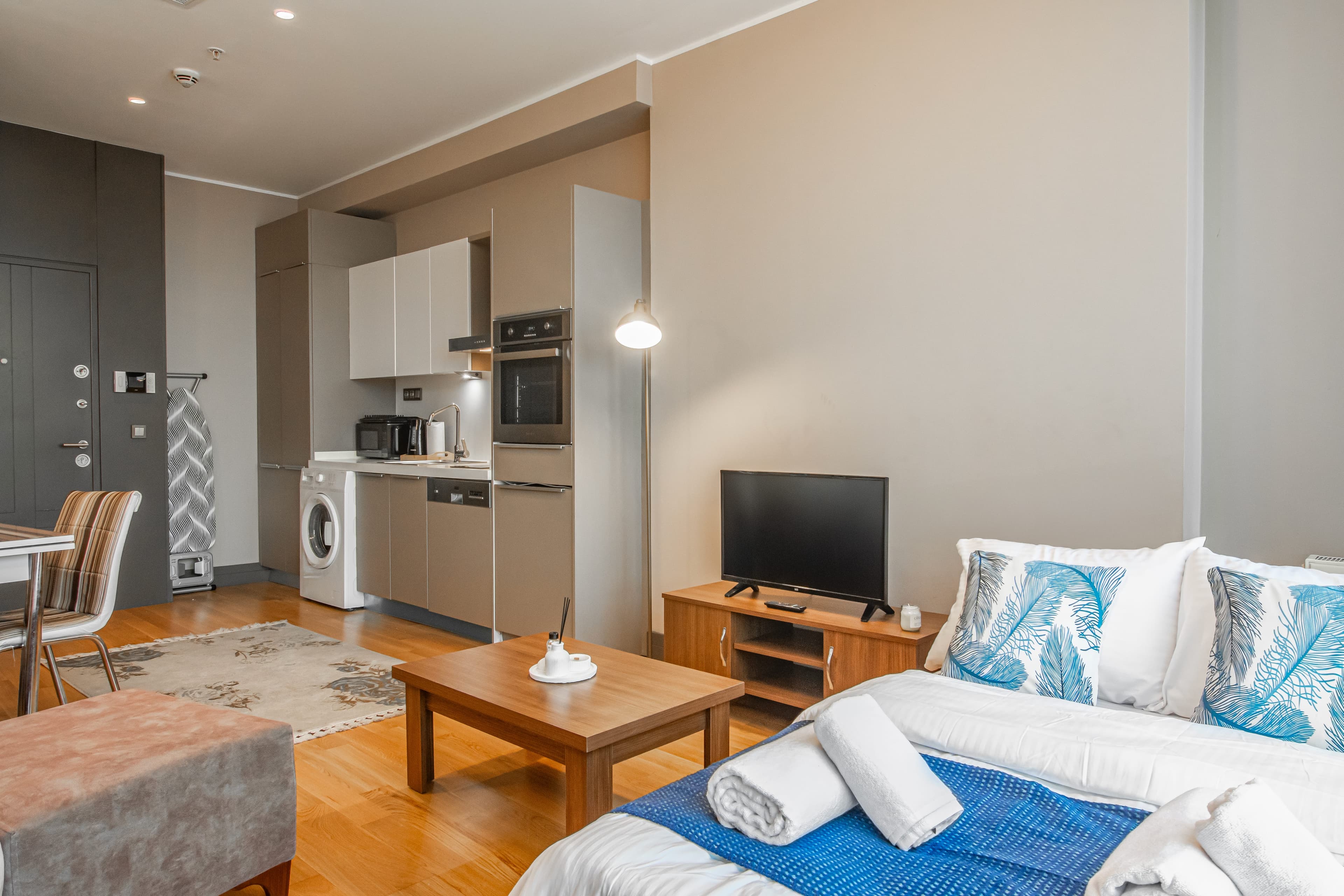 Modern Studio Retreat  fully furnished, furnished apartment in Bağcılar, Istanbul — image 5