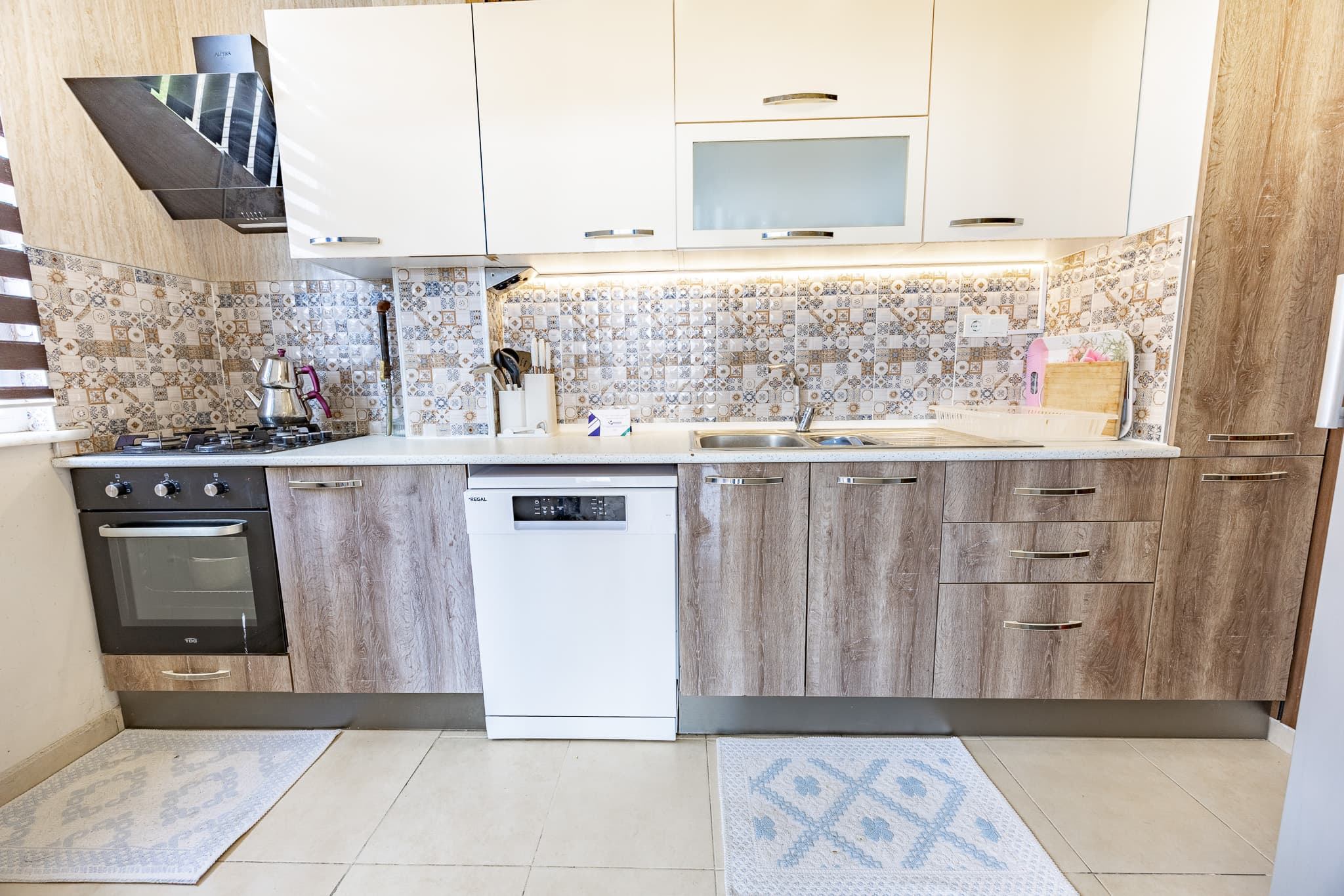 Sea View Villa with Pool, furnished apartment in Büyükçekmece, Istanbul — image 32