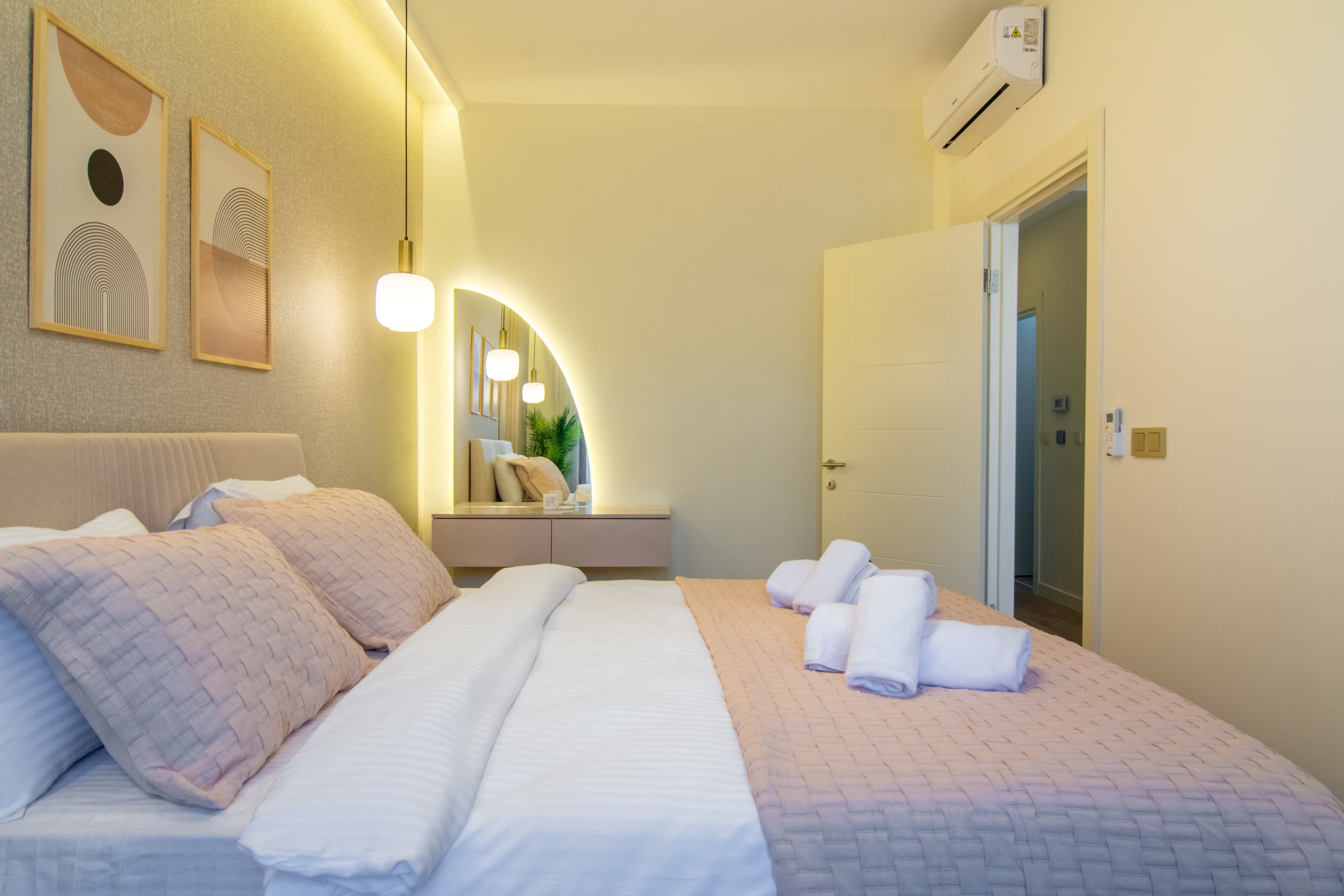 Modern & Stylish 1 Bdr Taksim Palas Living, furnished apartment in Şişli, Istanbul — image 10