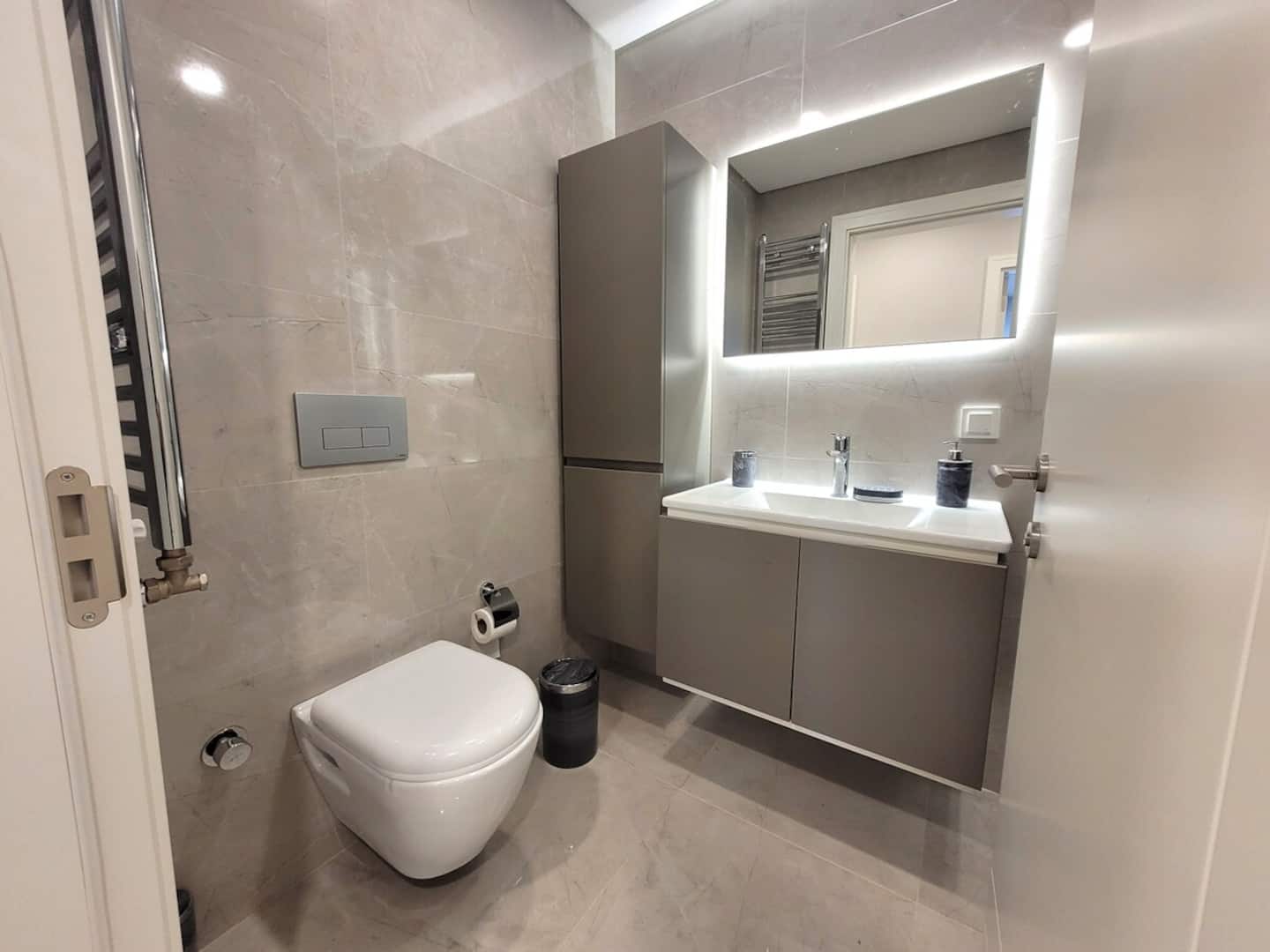 Relax Unwind: Inviting 2BR Apt, Cozy Interiors, furnished apartment in Küçükçekmece, Istanbul — image 18