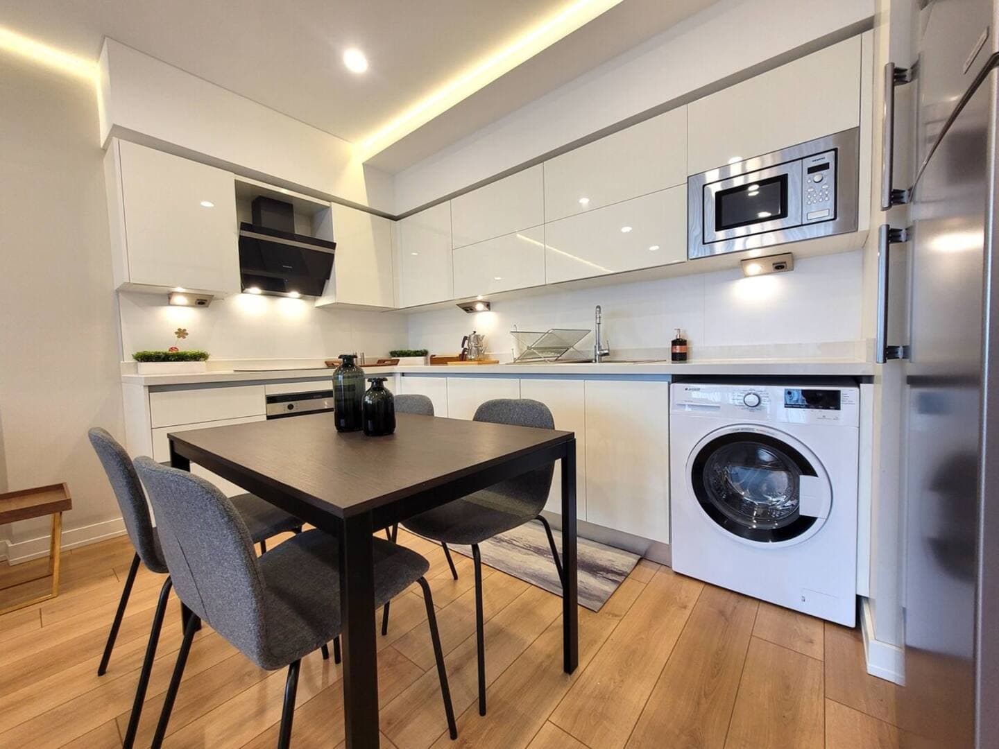 Relax Unwind: Inviting 2BR Apt, Cozy Interiors, furnished apartment in Küçükçekmece, Istanbul — image 14