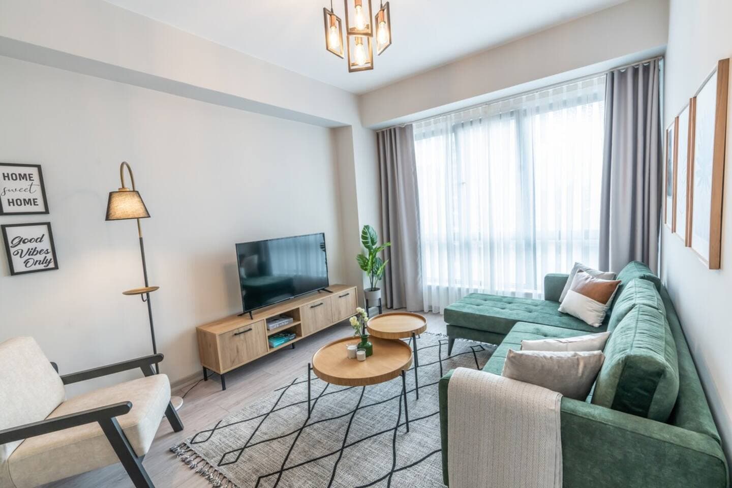 Modern Urban Apt- Relaxation in the City Hustle, furnished apartment in Kadıköy, Istanbul — image 2